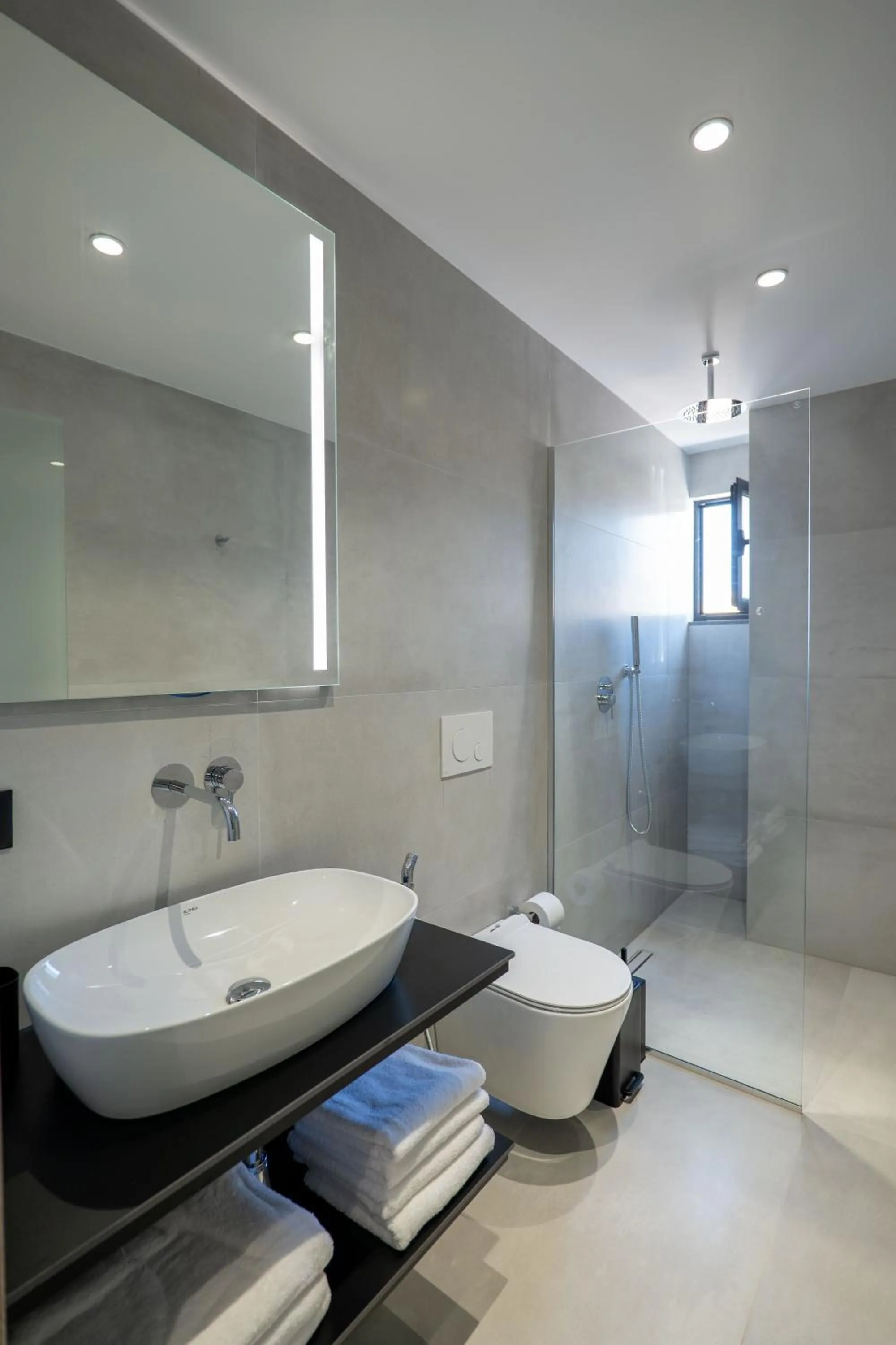 Bathroom in Arrei Hotel