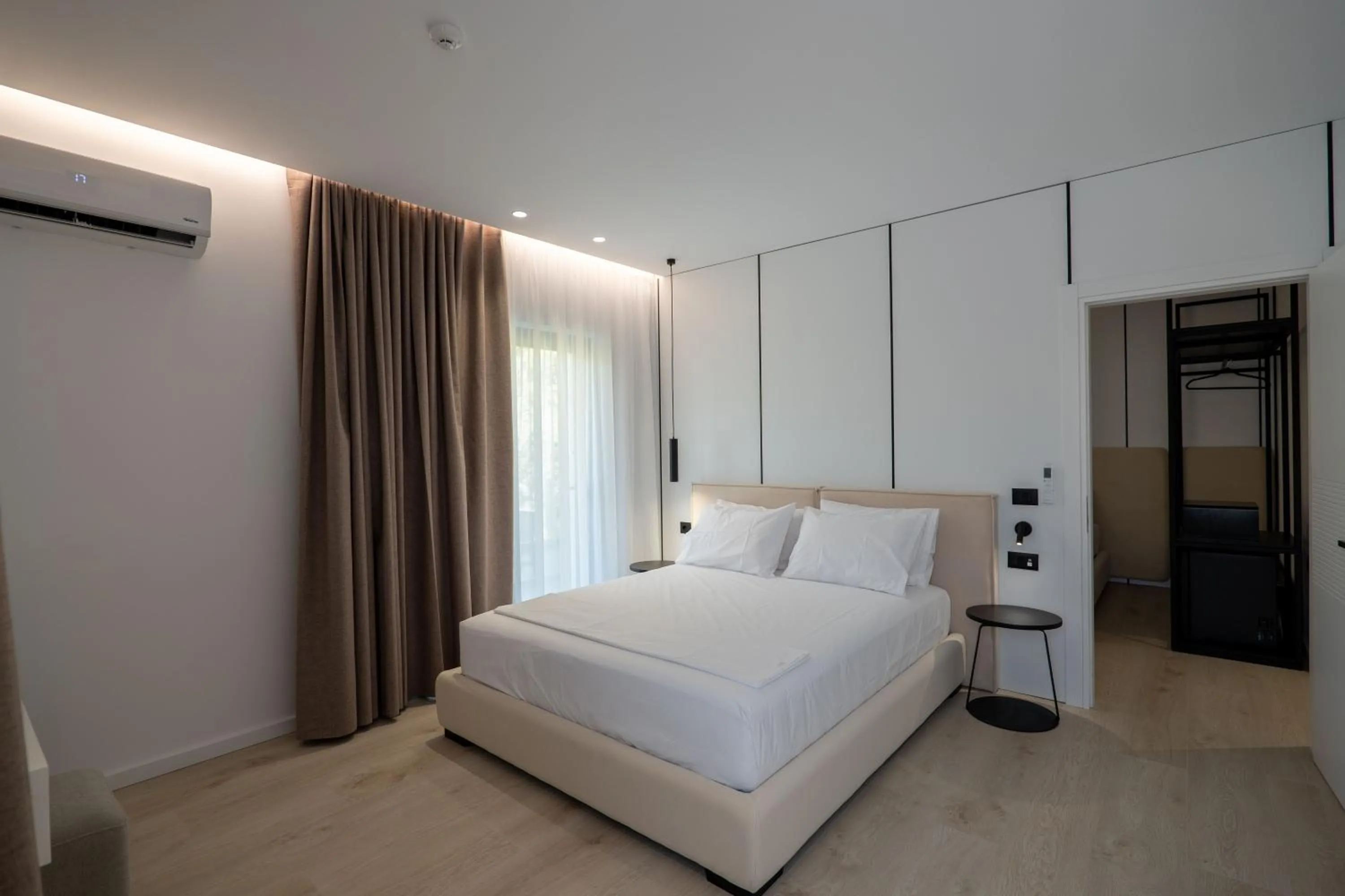 Photo of the whole room, Bed in Arrei Hotel