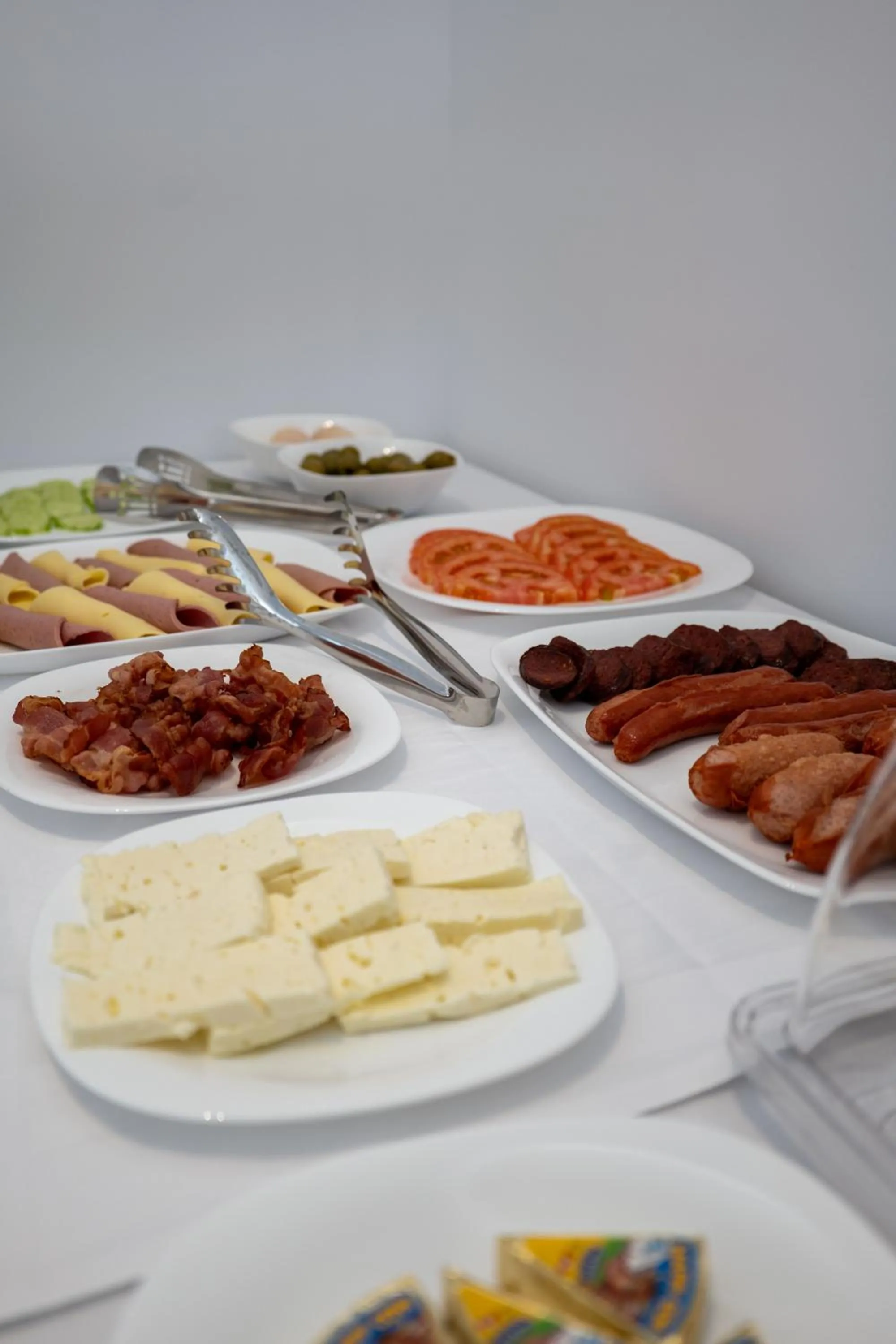 Buffet breakfast in Arrei Hotel