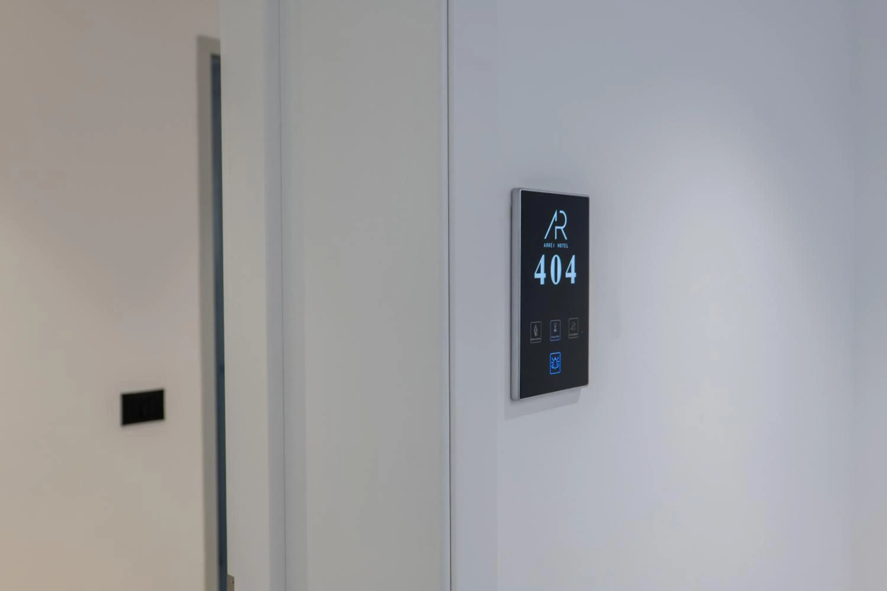 Facade/entrance in Arrei Hotel