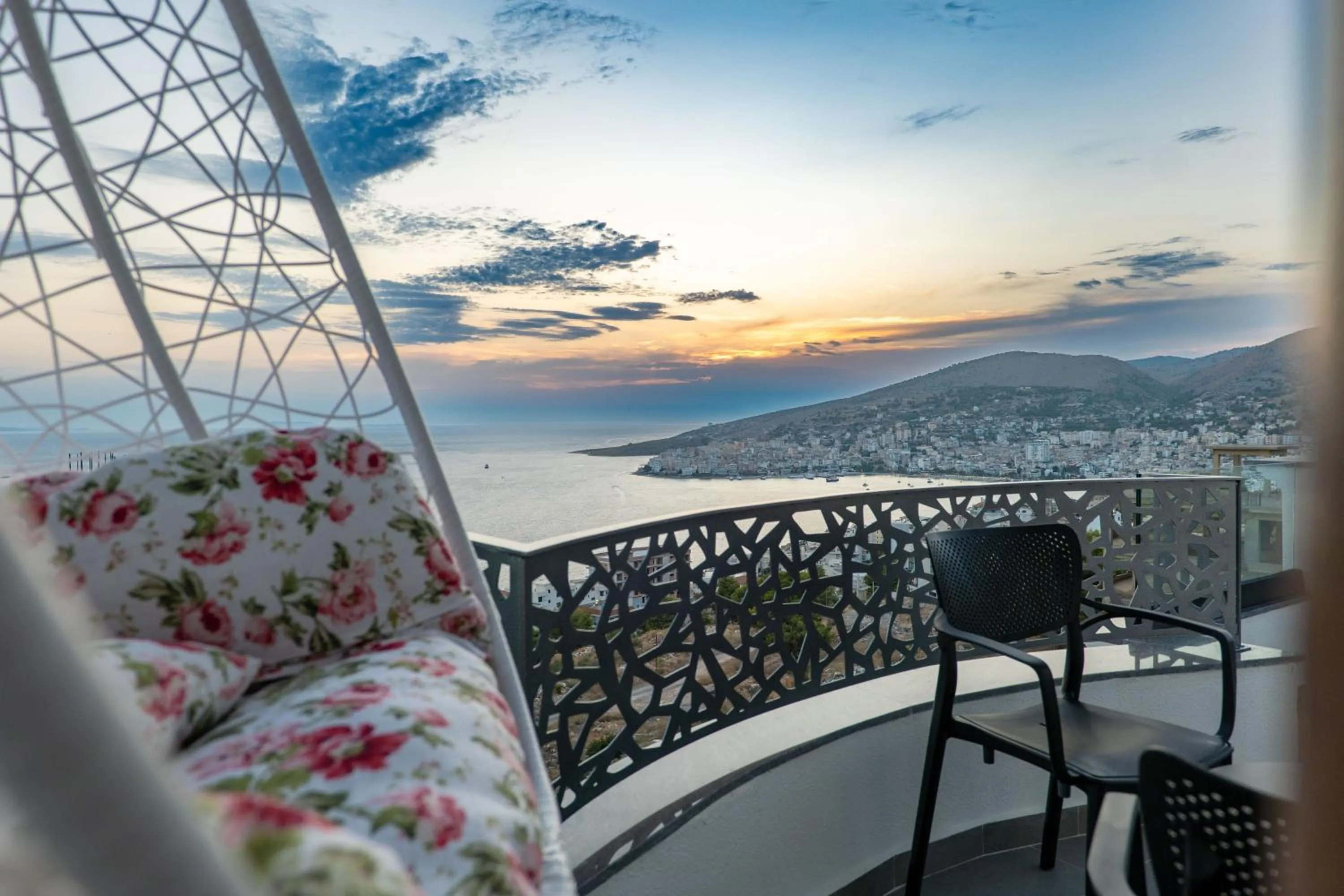 Balcony/Terrace in Arrei Hotel