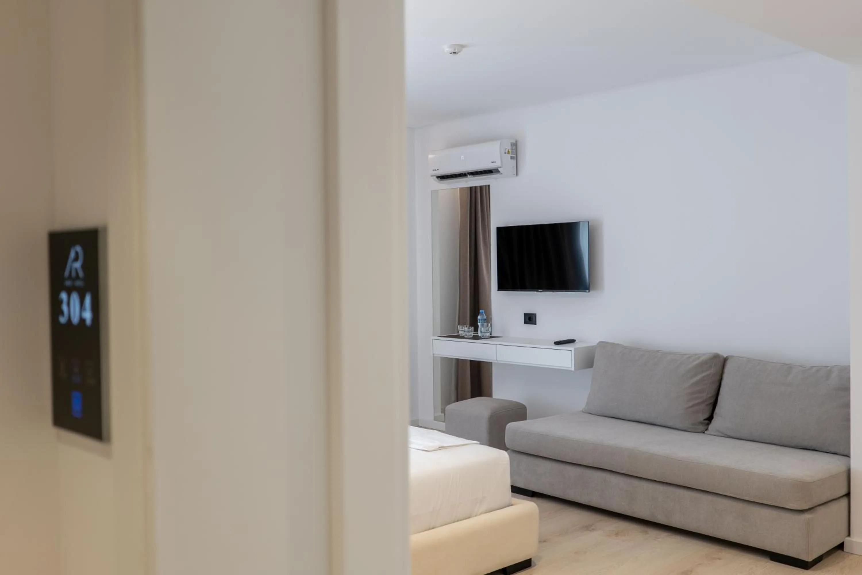 TV and multimedia in Arrei Hotel