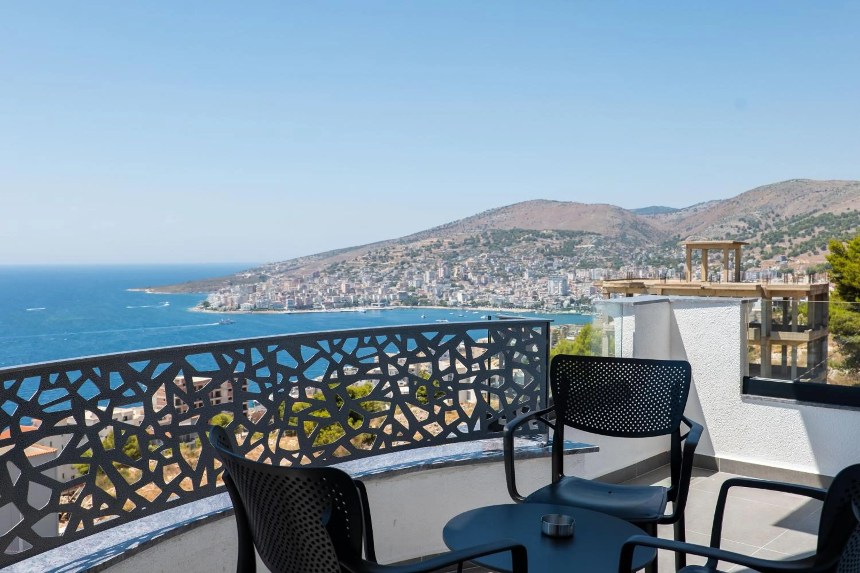 Balcony/Terrace in Arrei Hotel