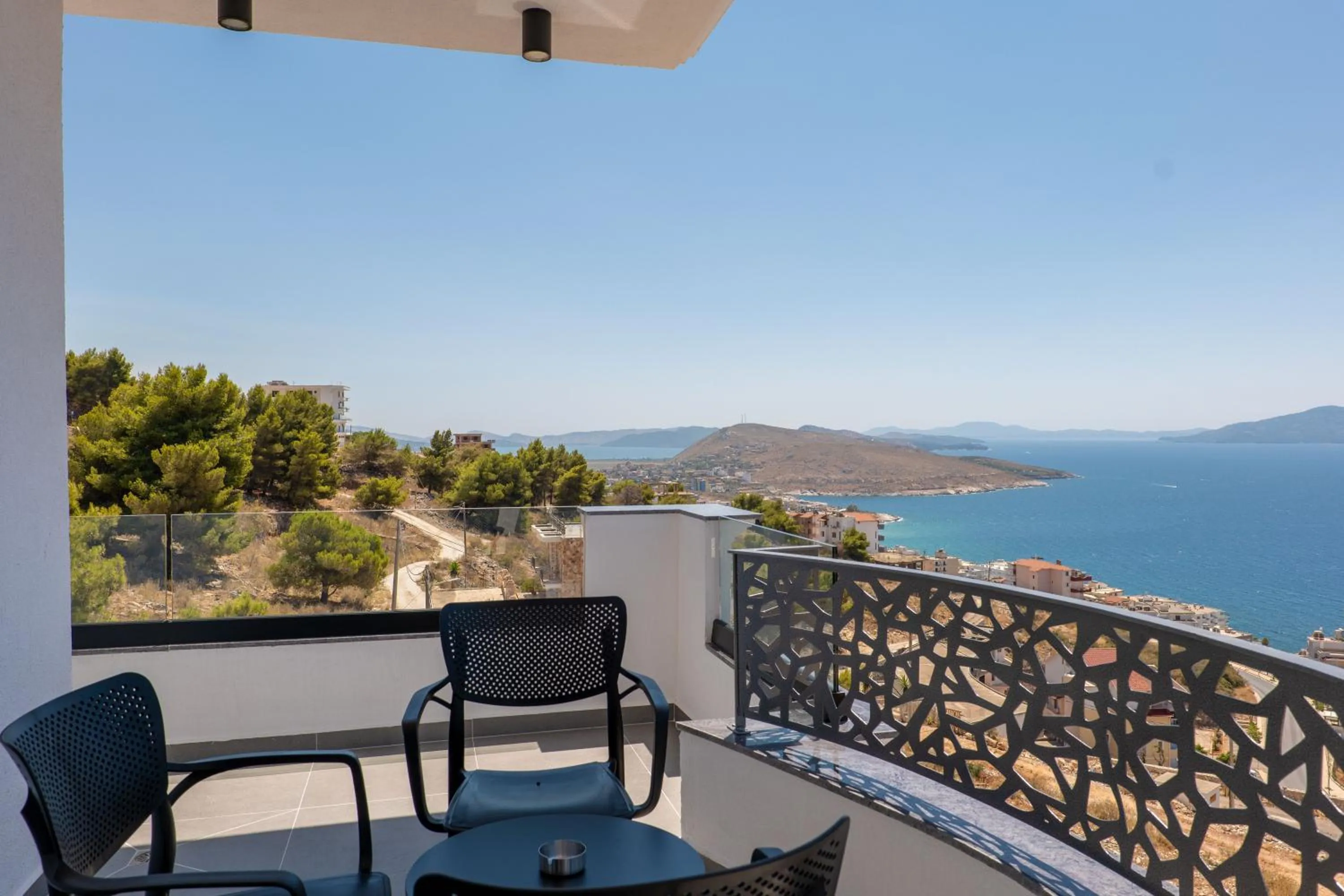 Balcony/Terrace in Arrei Hotel