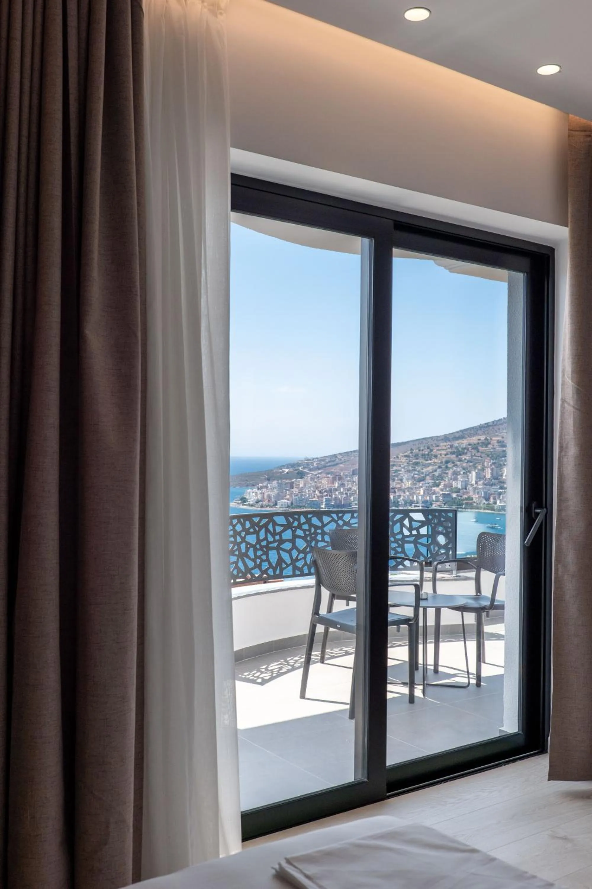 Balcony/Terrace in Arrei Hotel