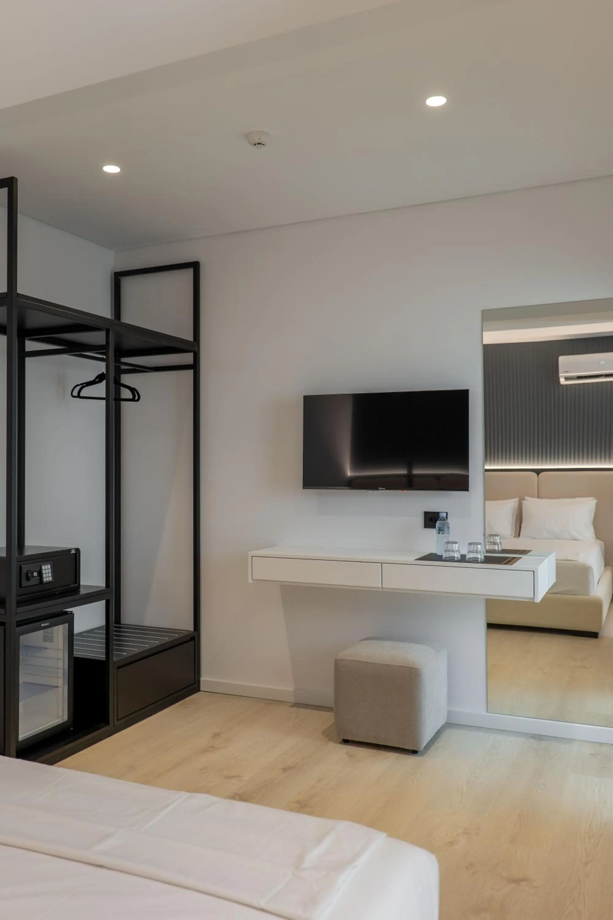 Photo of the whole room, Bed in Arrei Hotel