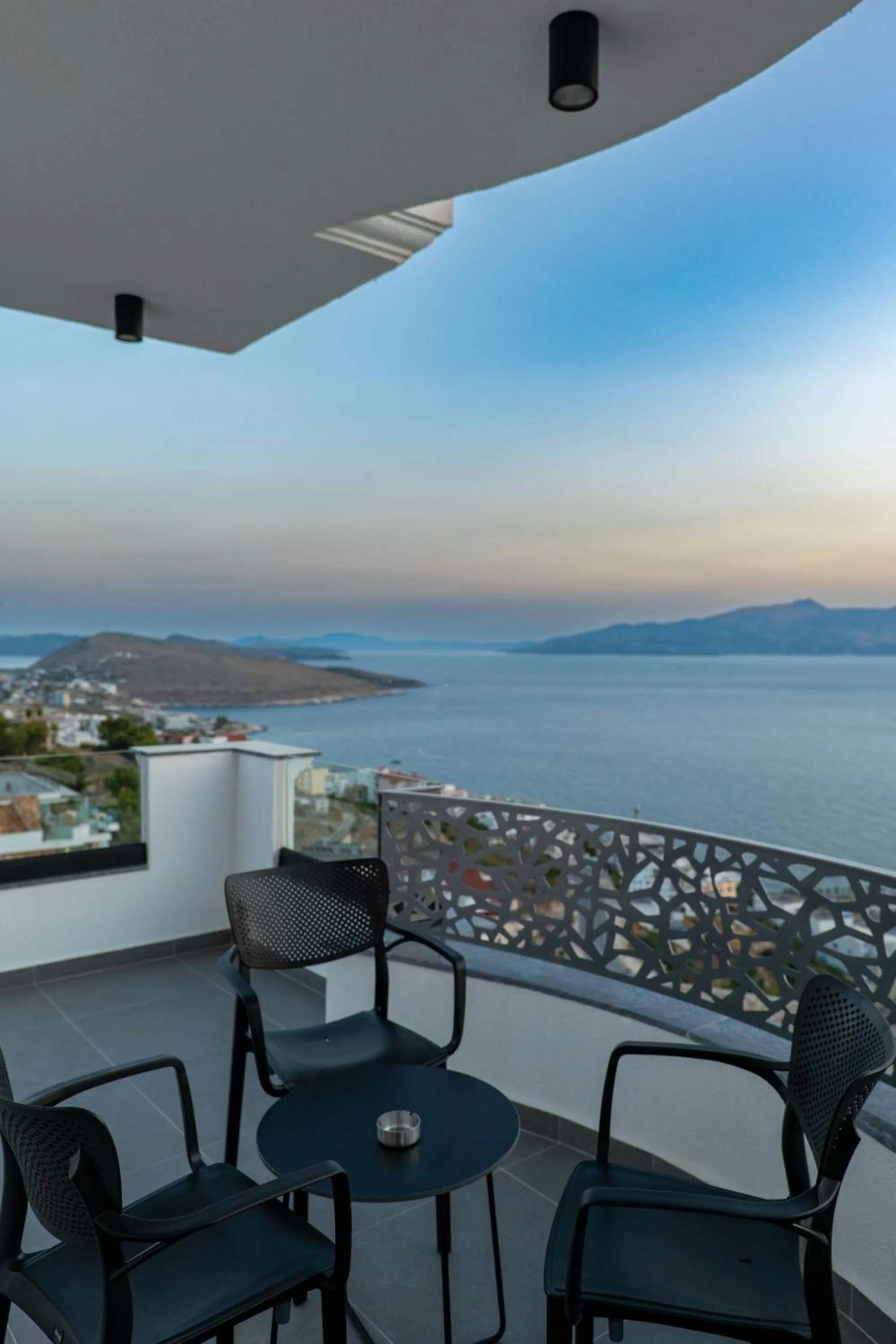 Balcony/Terrace in Arrei Hotel