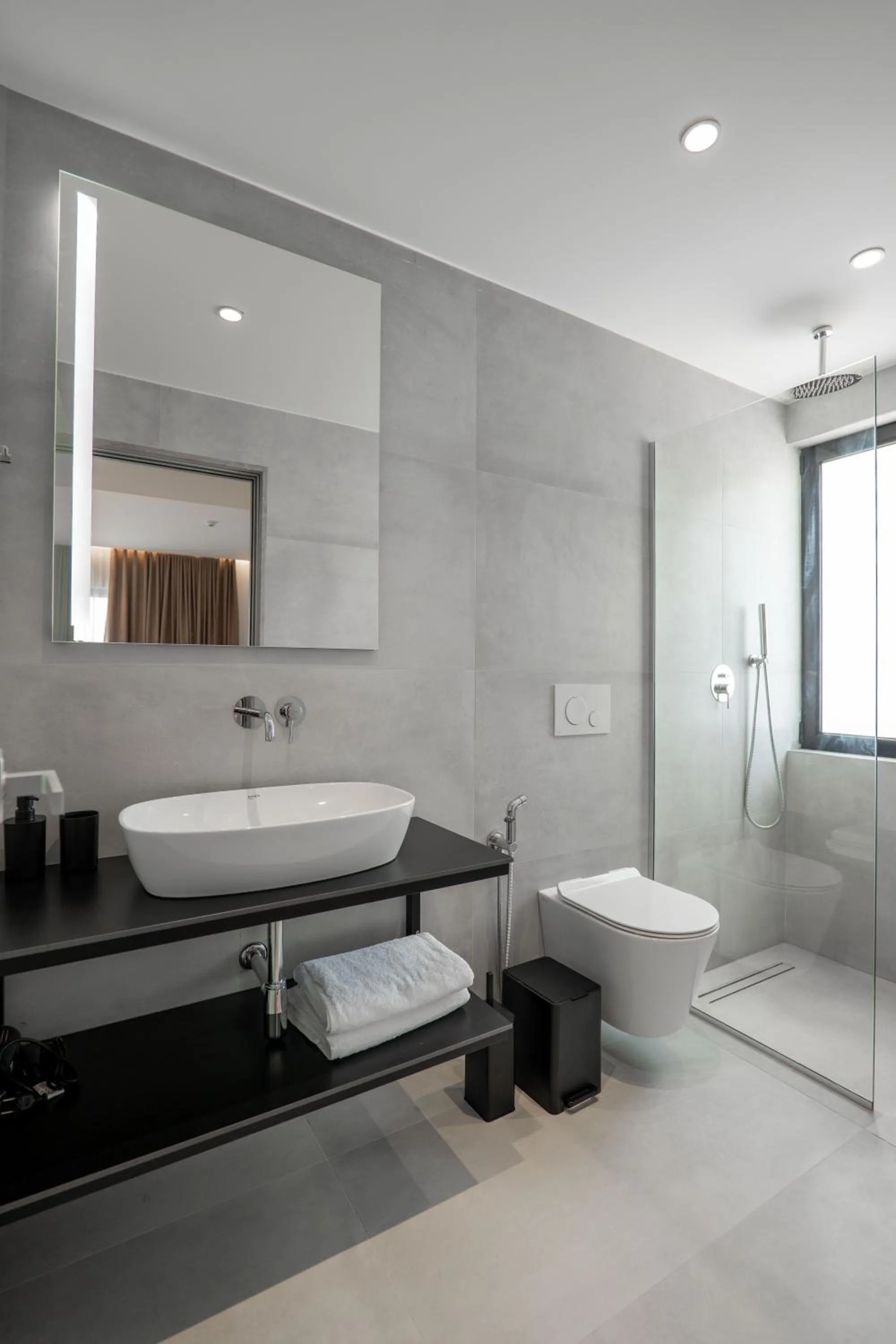 Bathroom in Arrei Hotel