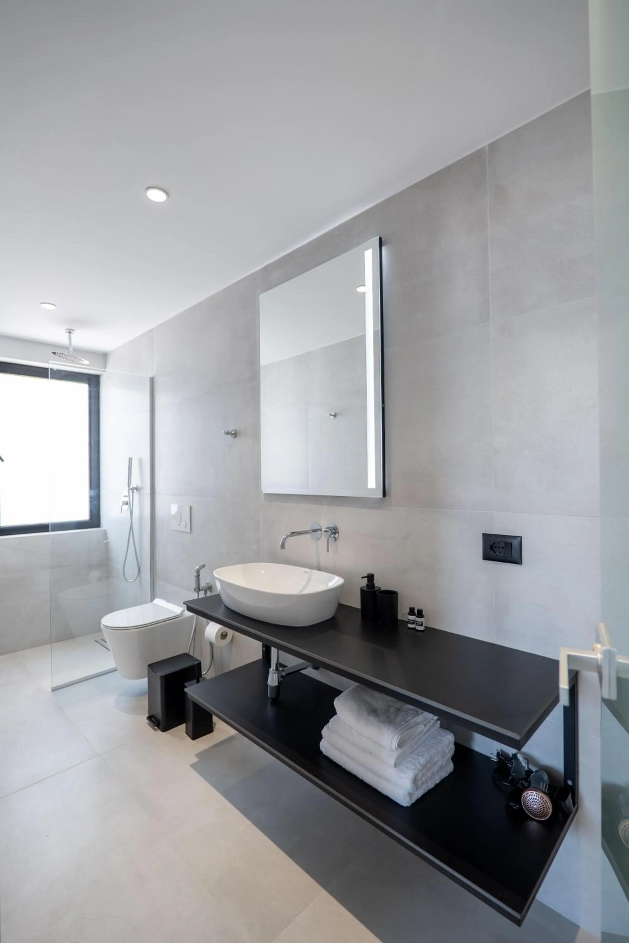 Bathroom in Arrei Hotel