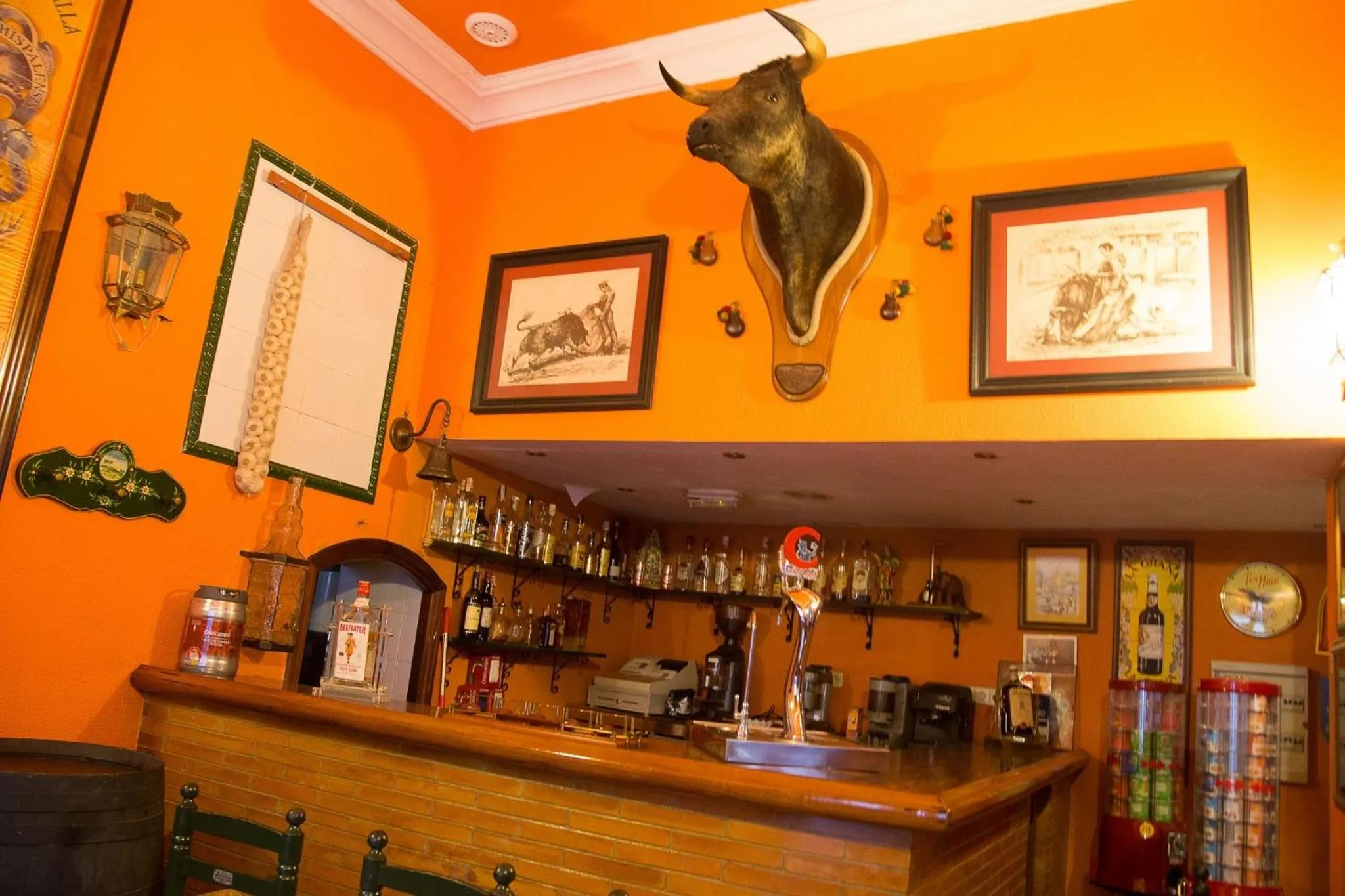 Lounge or bar in Hostal Sierpes