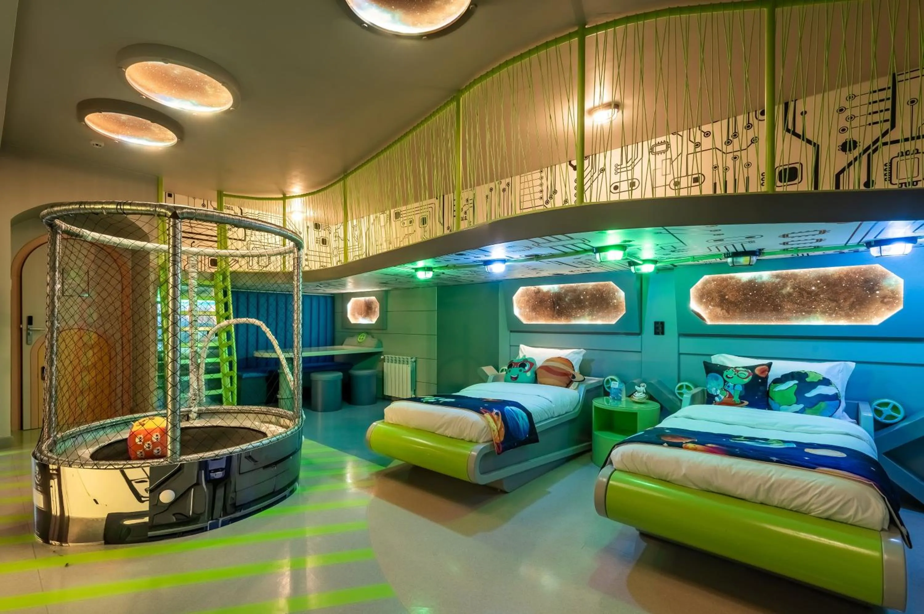 Photo of the whole room, Bed in Mundo Criamigos Hotel Gramado