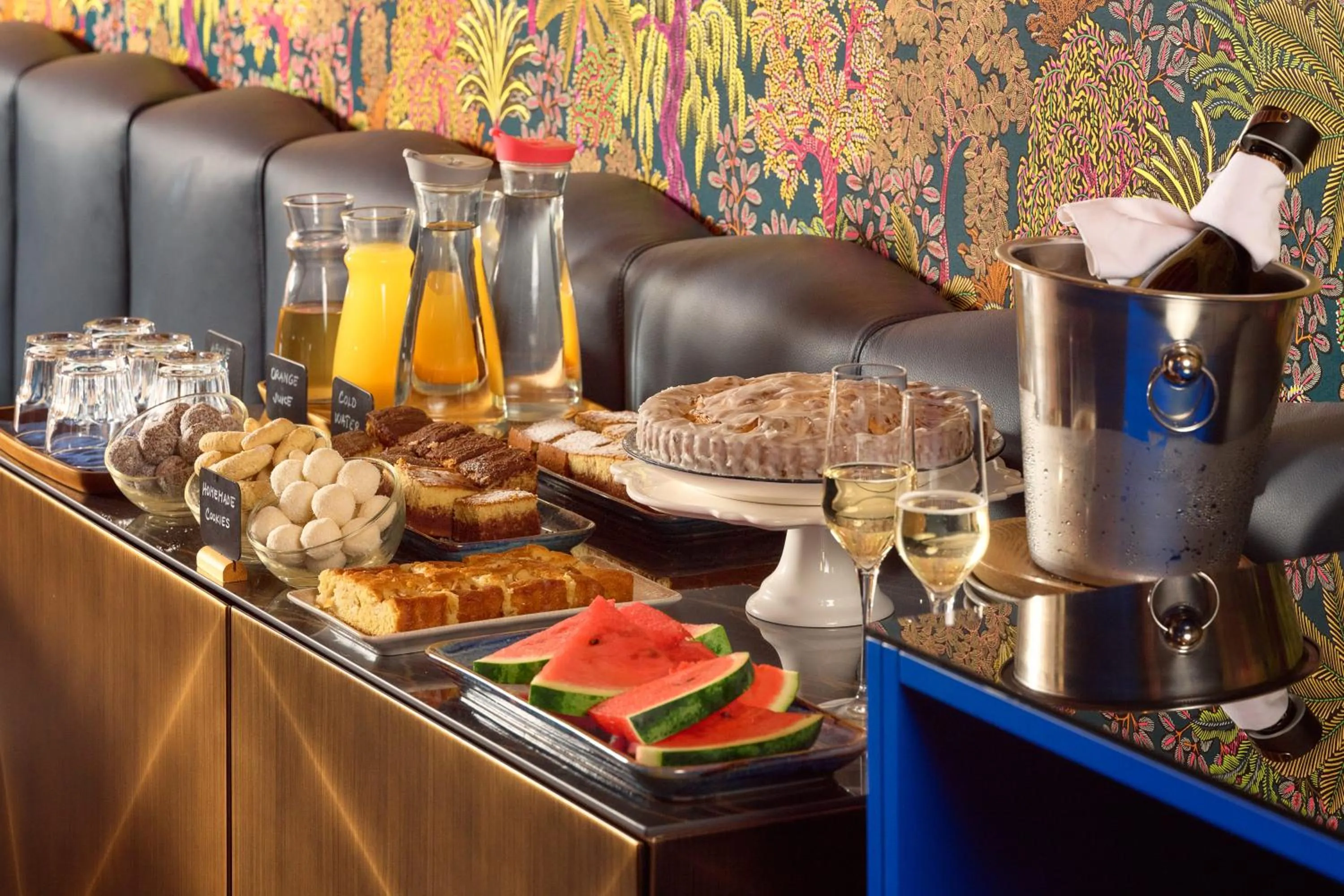 Food and drinks in Central Heritage Hotel