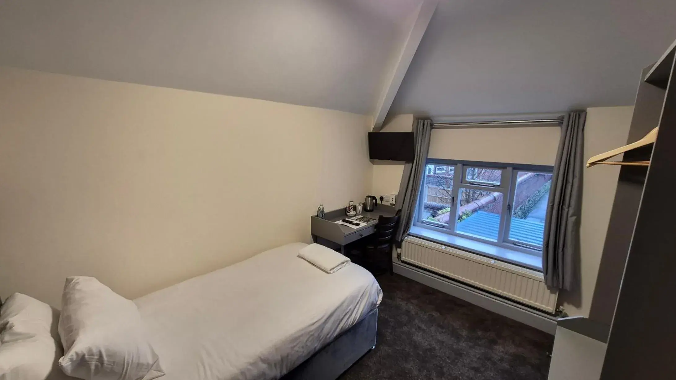 Bed in The Lemon Tree Bed in The Lemon Tree