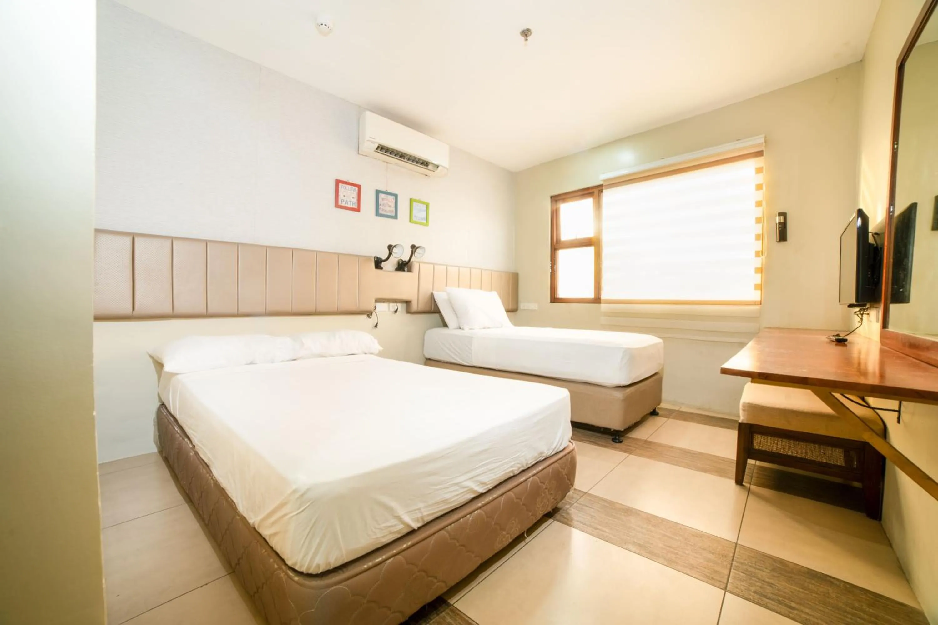 Level 007 Hotels and Resorts Inc