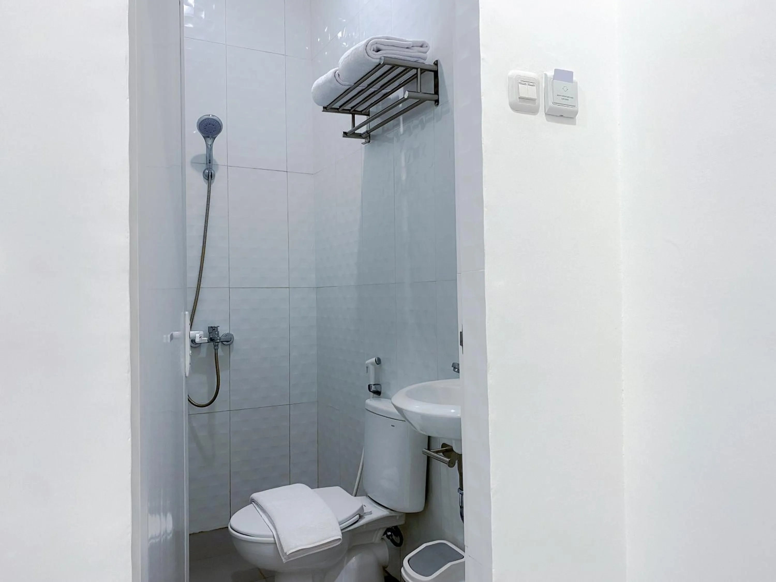 Shower in Cordex Hotel Marelan Medan