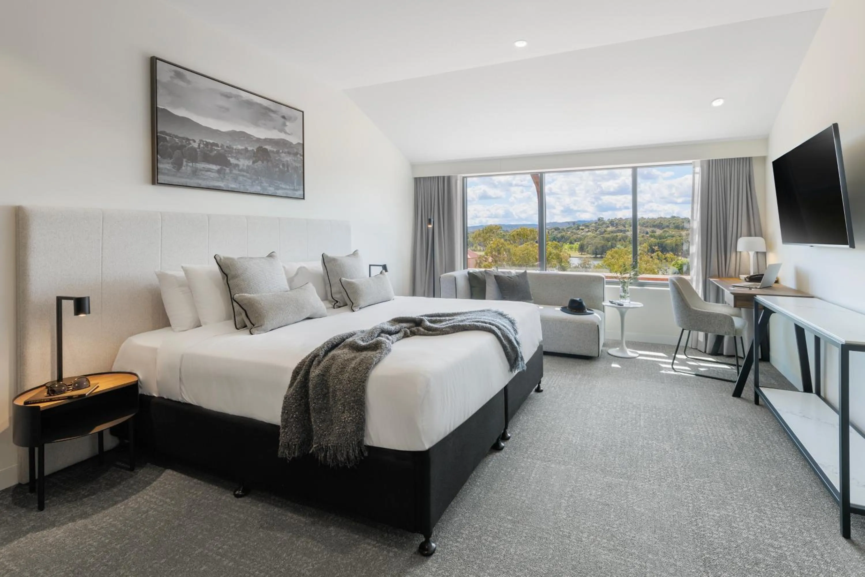 Photo of the whole room, Bed in Punthill Tuggeranong
