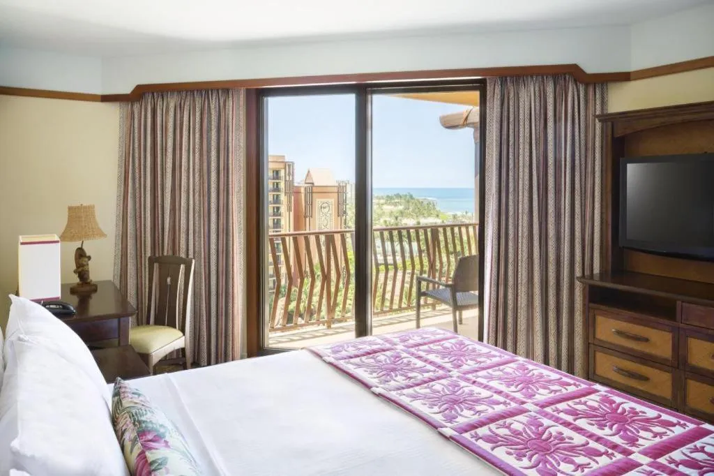 Bed in Aulani, Disney Vacation Club Villas