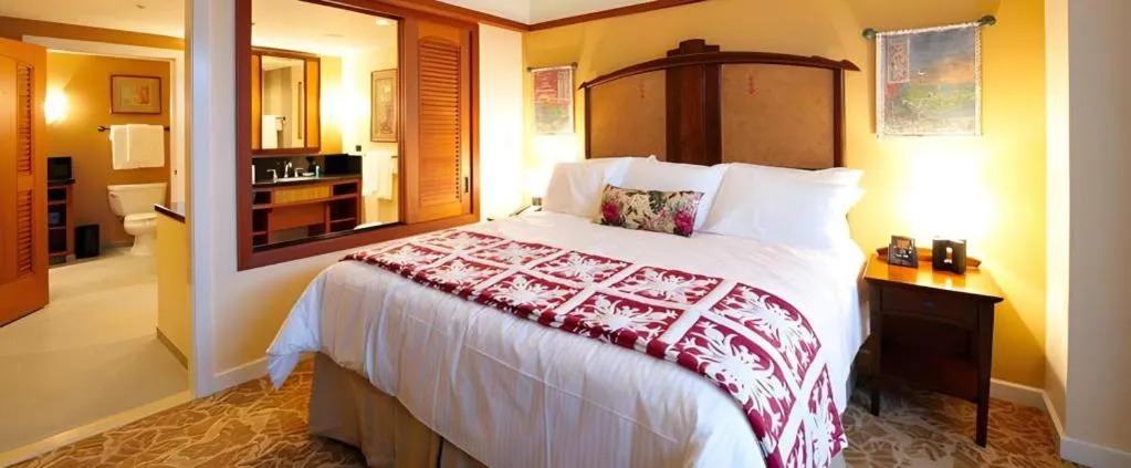 Bed in Aulani, Disney Vacation Club Villas