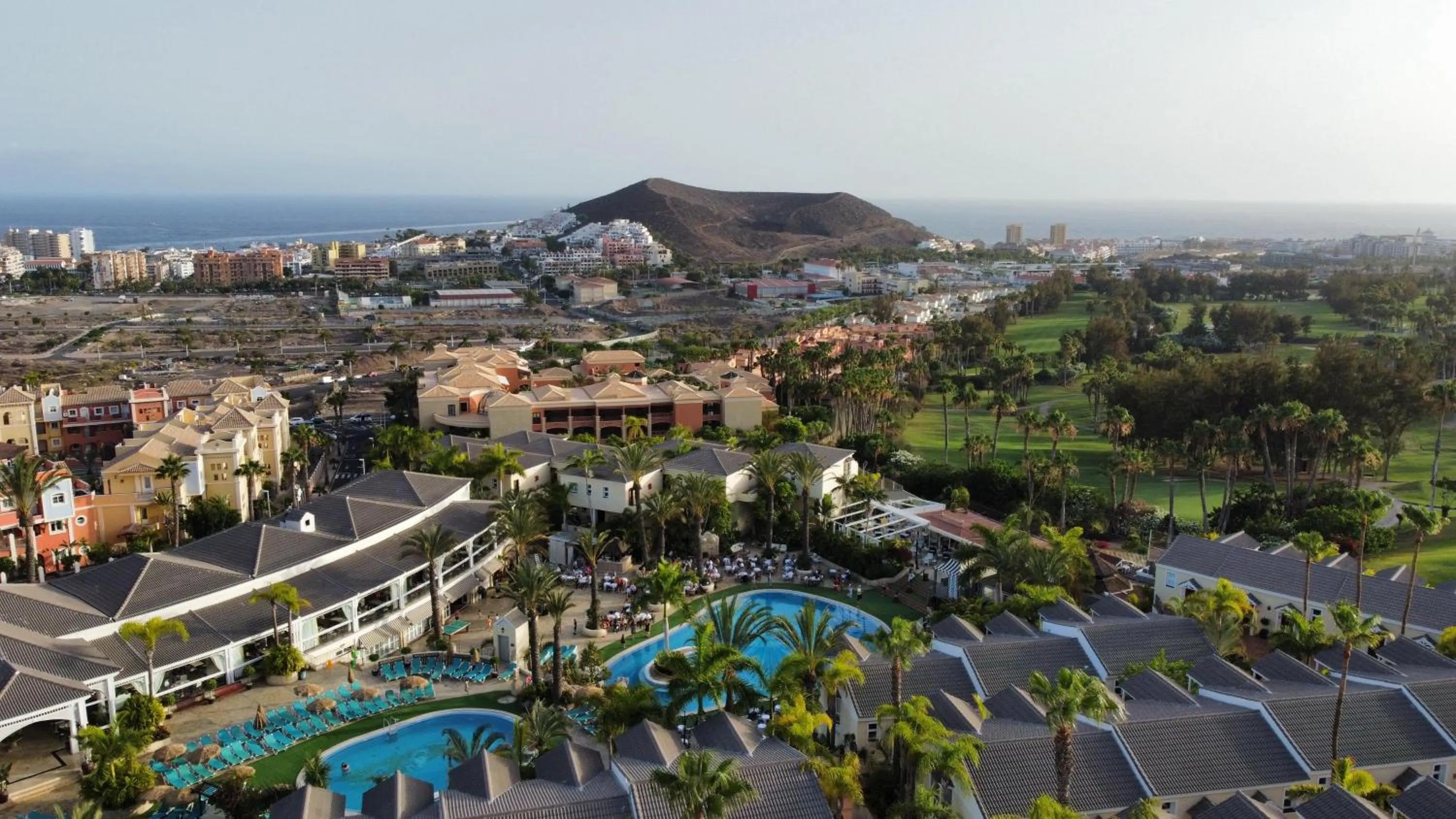 Property building in Gran Oasis Resort