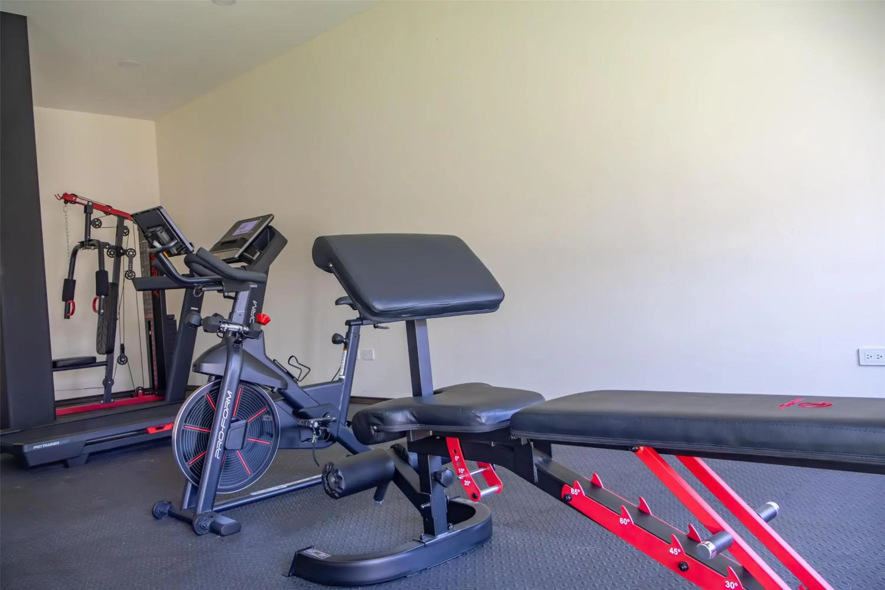 Fitness centre/facilities in Best Western Plus Sacramento Fitness centre/facilities in Best Western Plus Sacramento