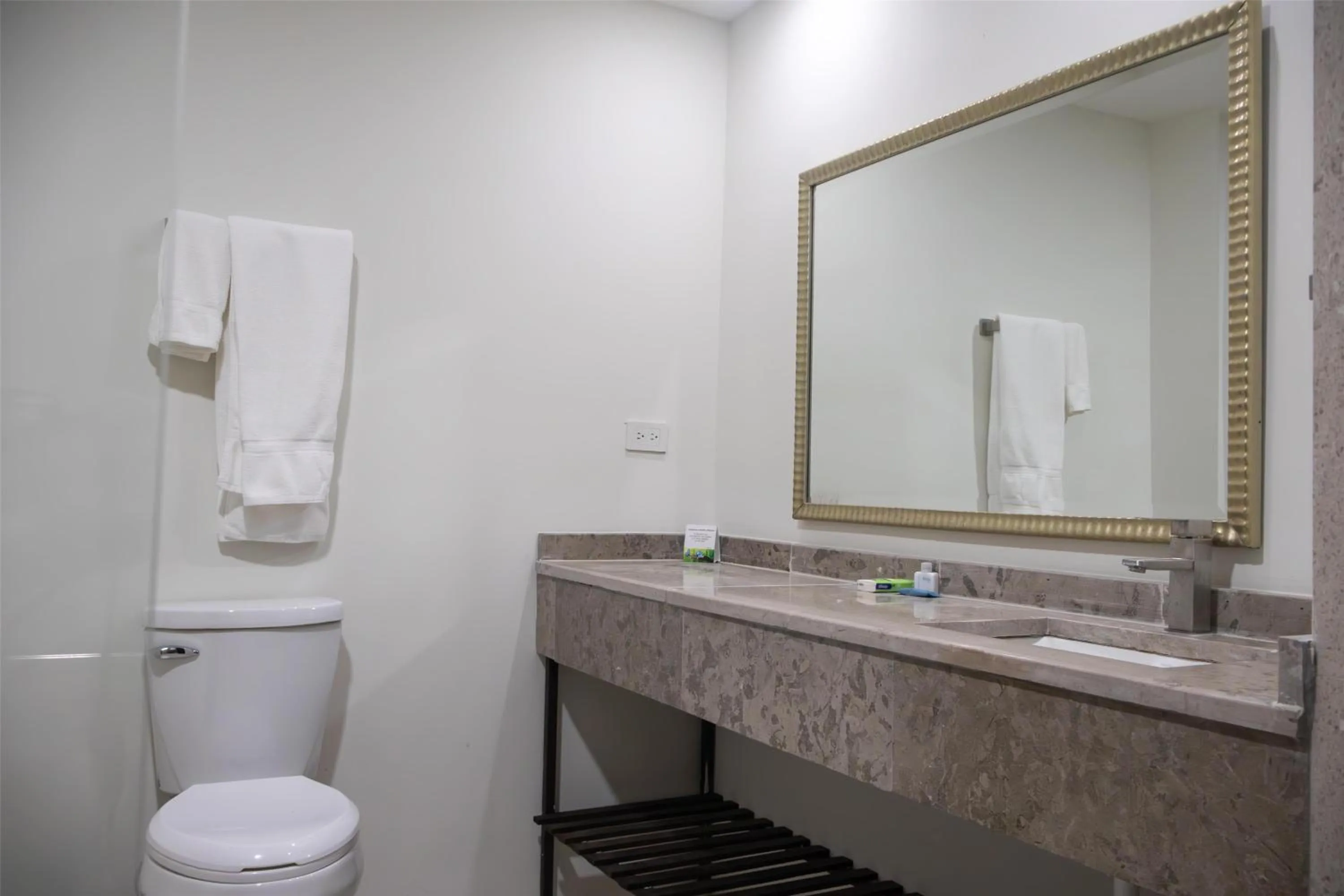 Bathroom in Best Western Plus Sacramento