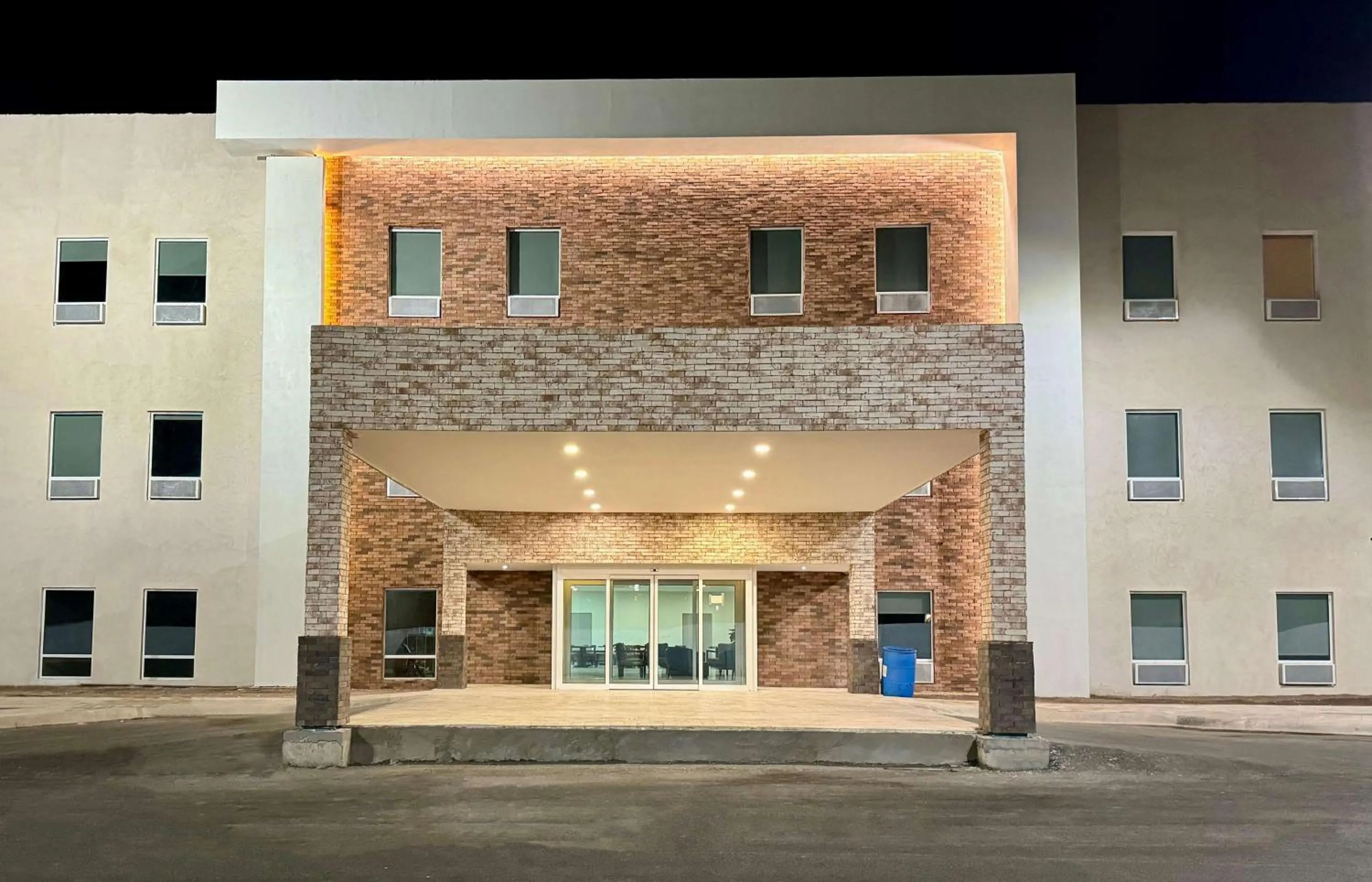 Property building in Best Western Plus Sacramento