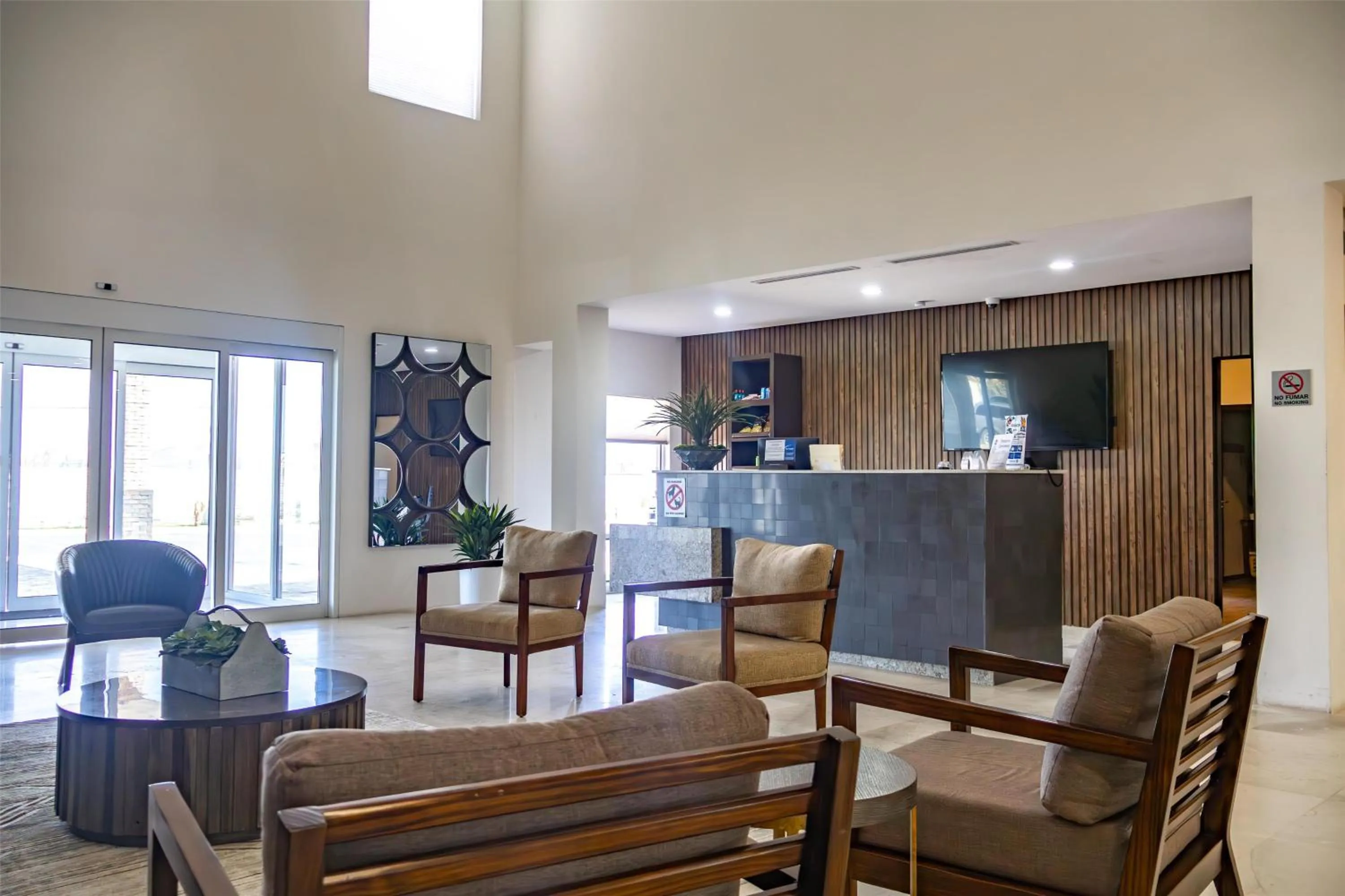 Lobby or reception in Best Western Plus Sacramento