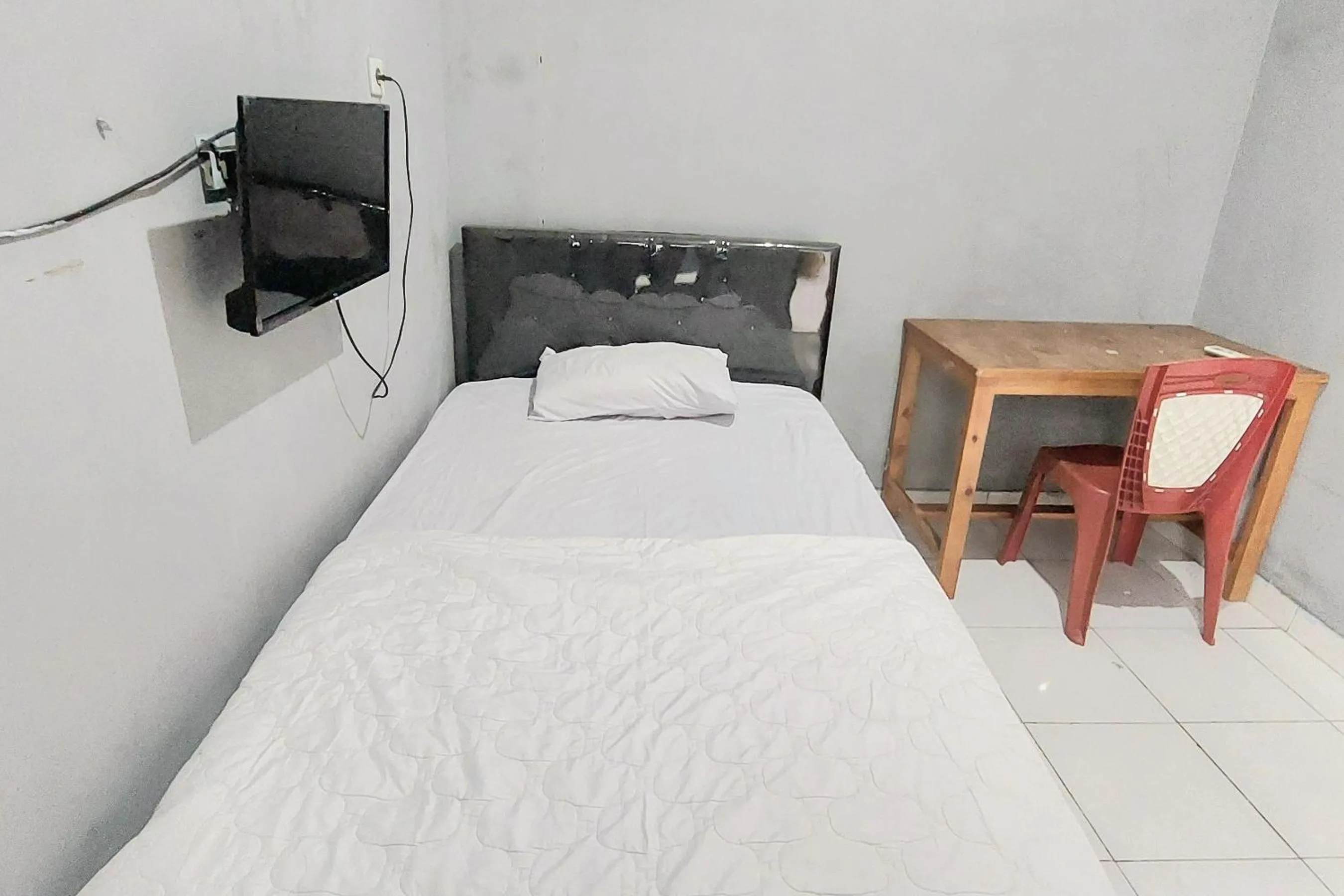 Pondok Gede Dkost Syariah Mitra RedDoorz