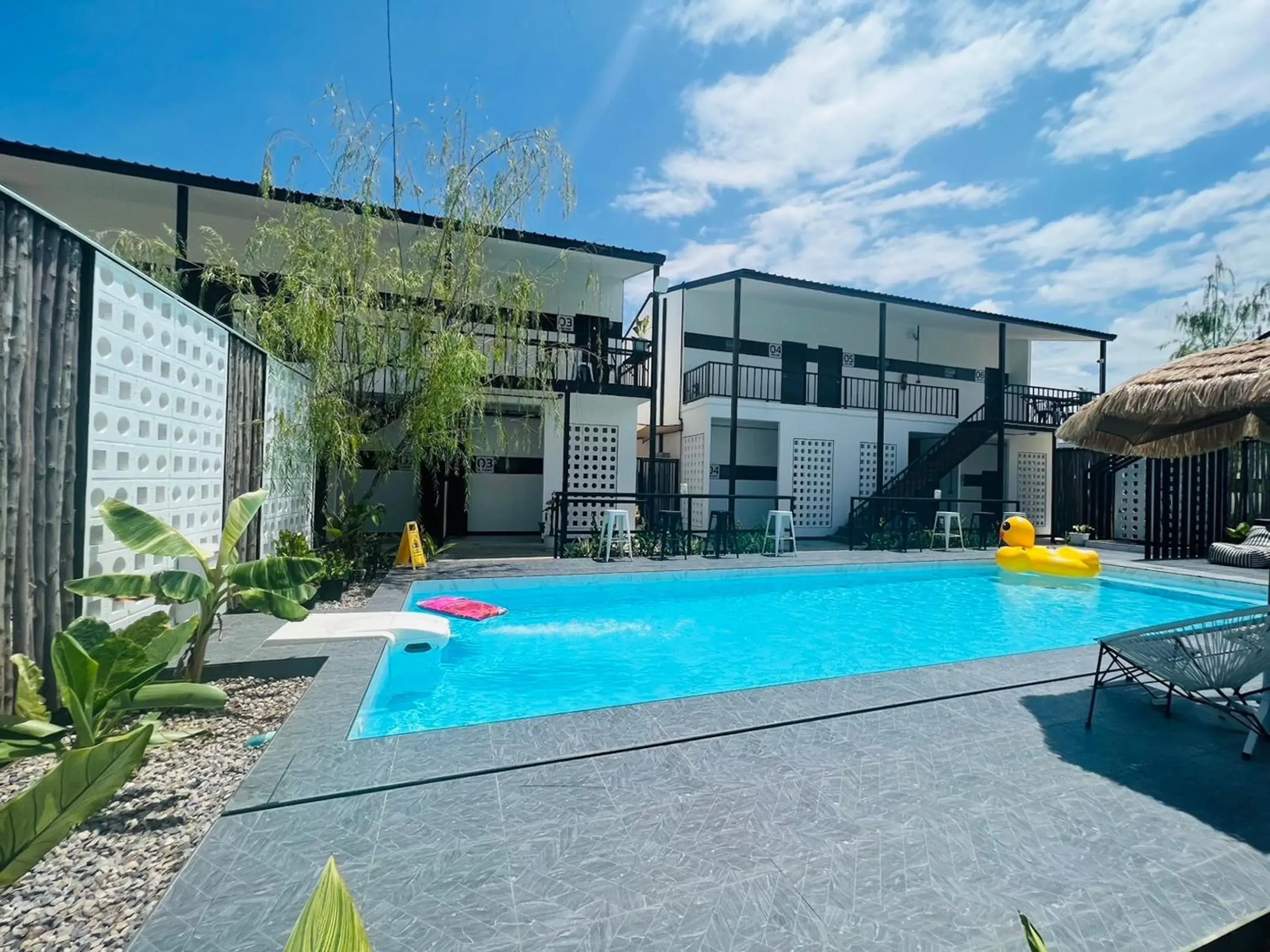 Property building in Penguin Villa Resort & Bistro Property building in Penguin Villa Resort & Bistro