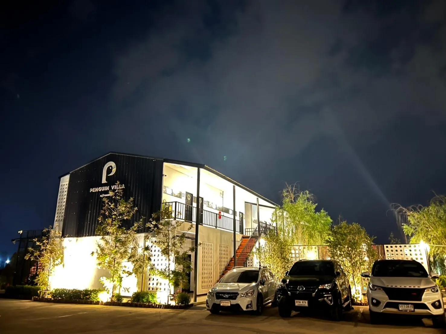 Property building in Penguin Villa Resort & Bistro