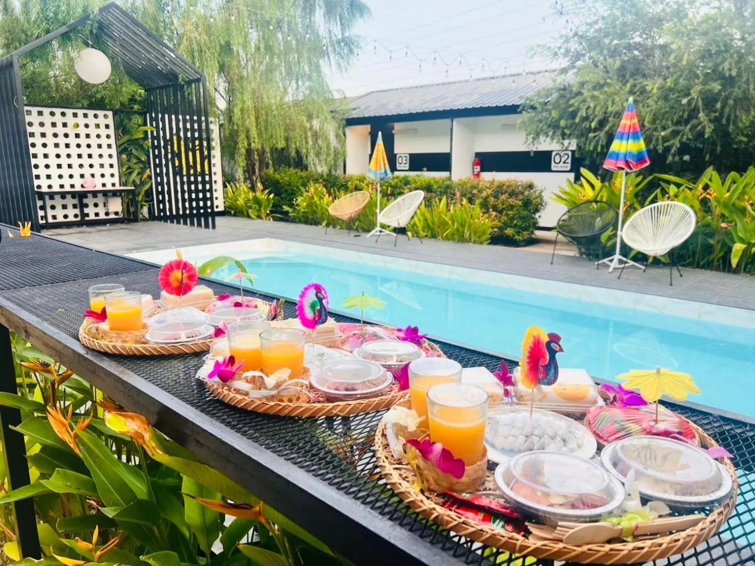 Food and drinks in Penguin Villa Resort & Bistro