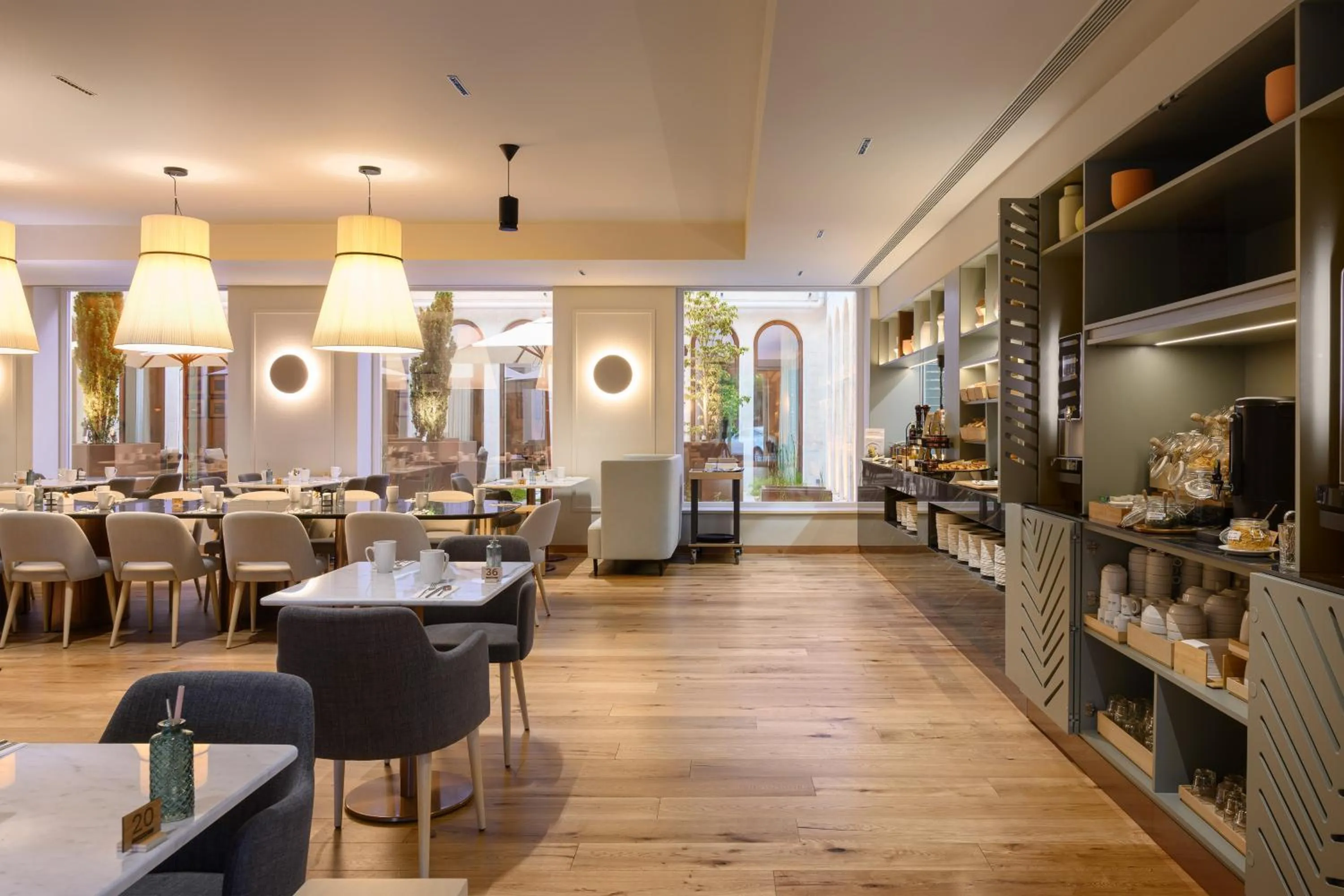 Restaurant/places to eat in INNSiDE by Meliá Braga Centro