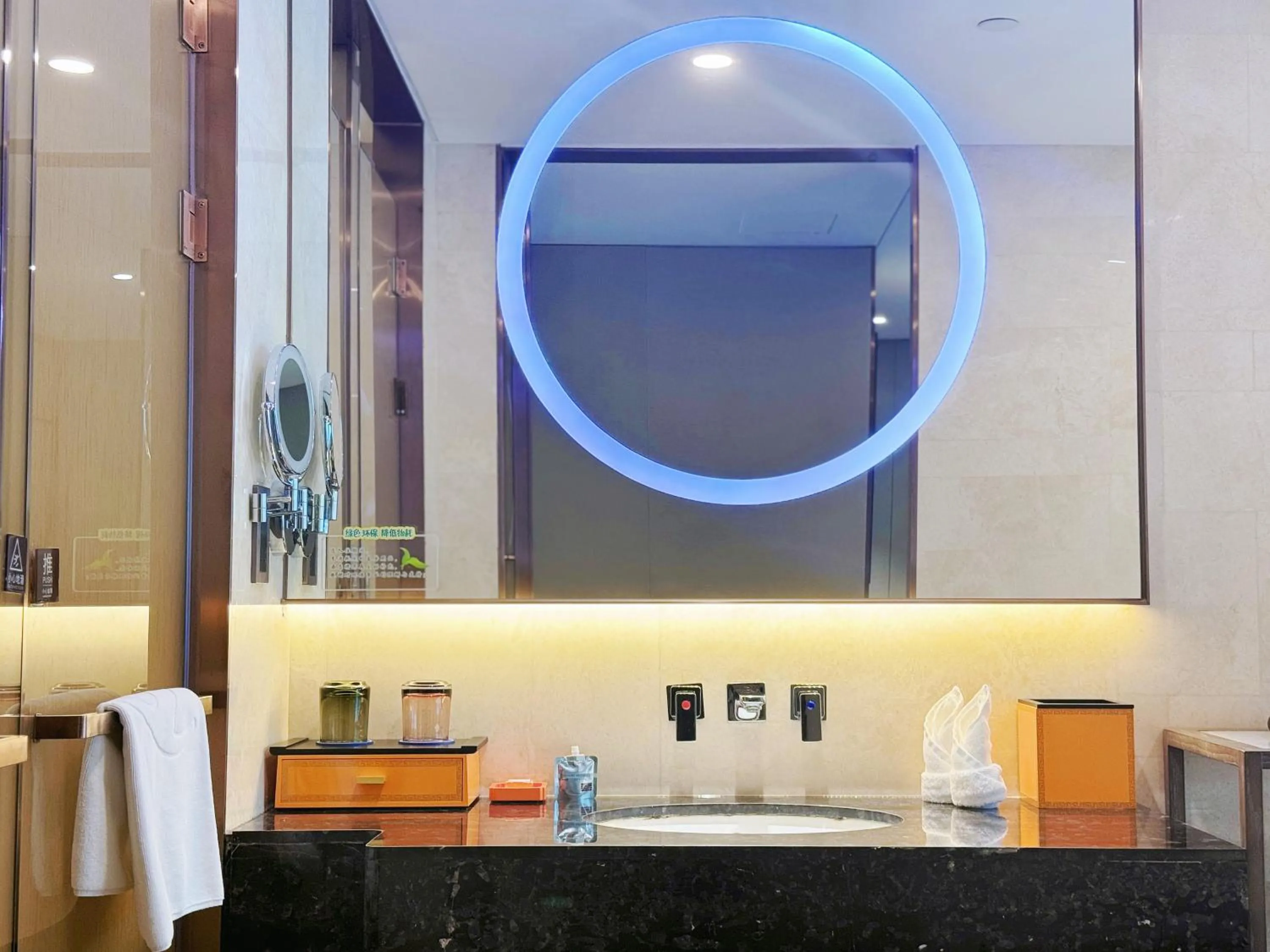 Beijing Xiamenair Jianianhua Hotel