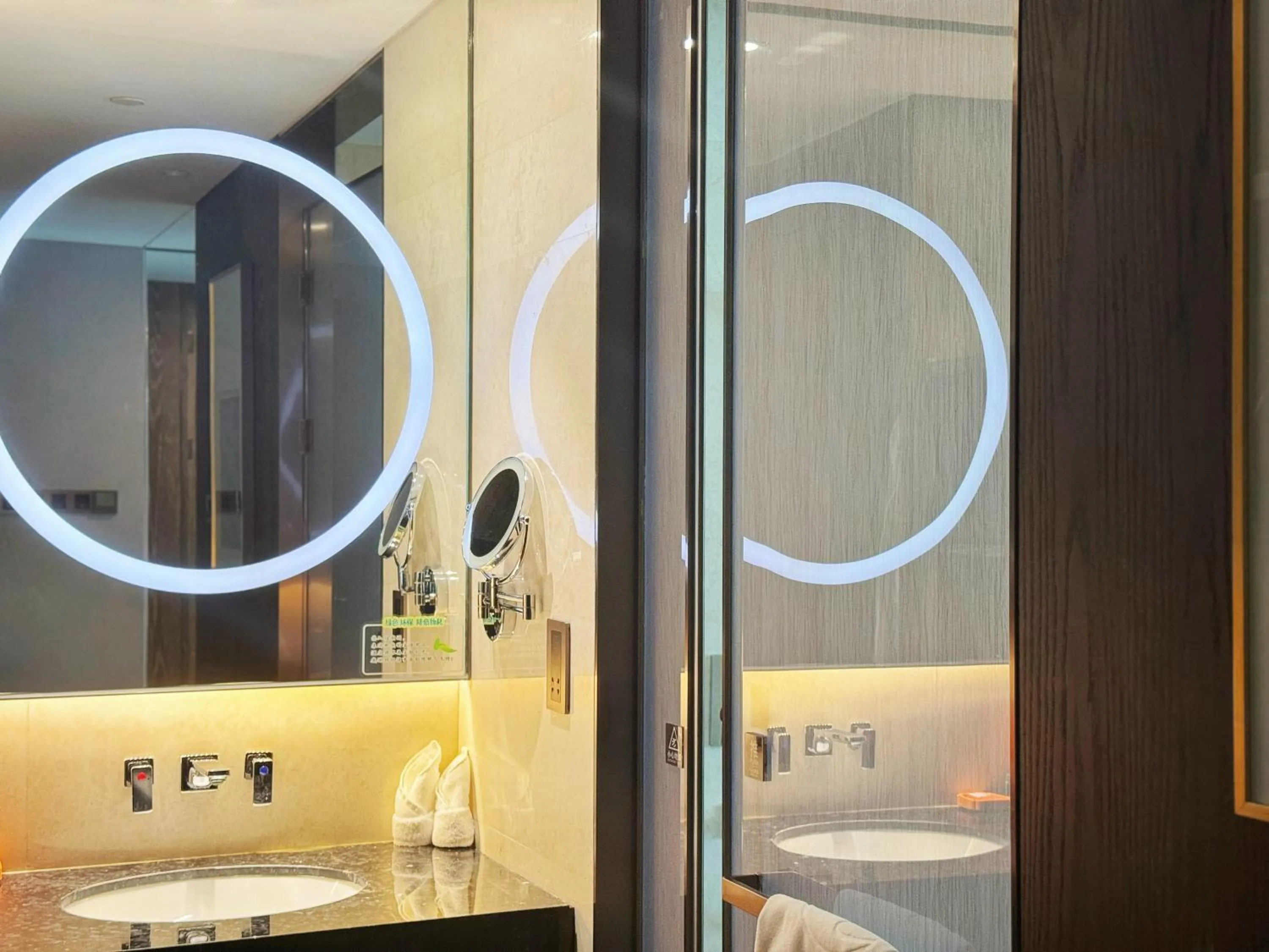 Beijing Xiamenair Jianianhua Hotel