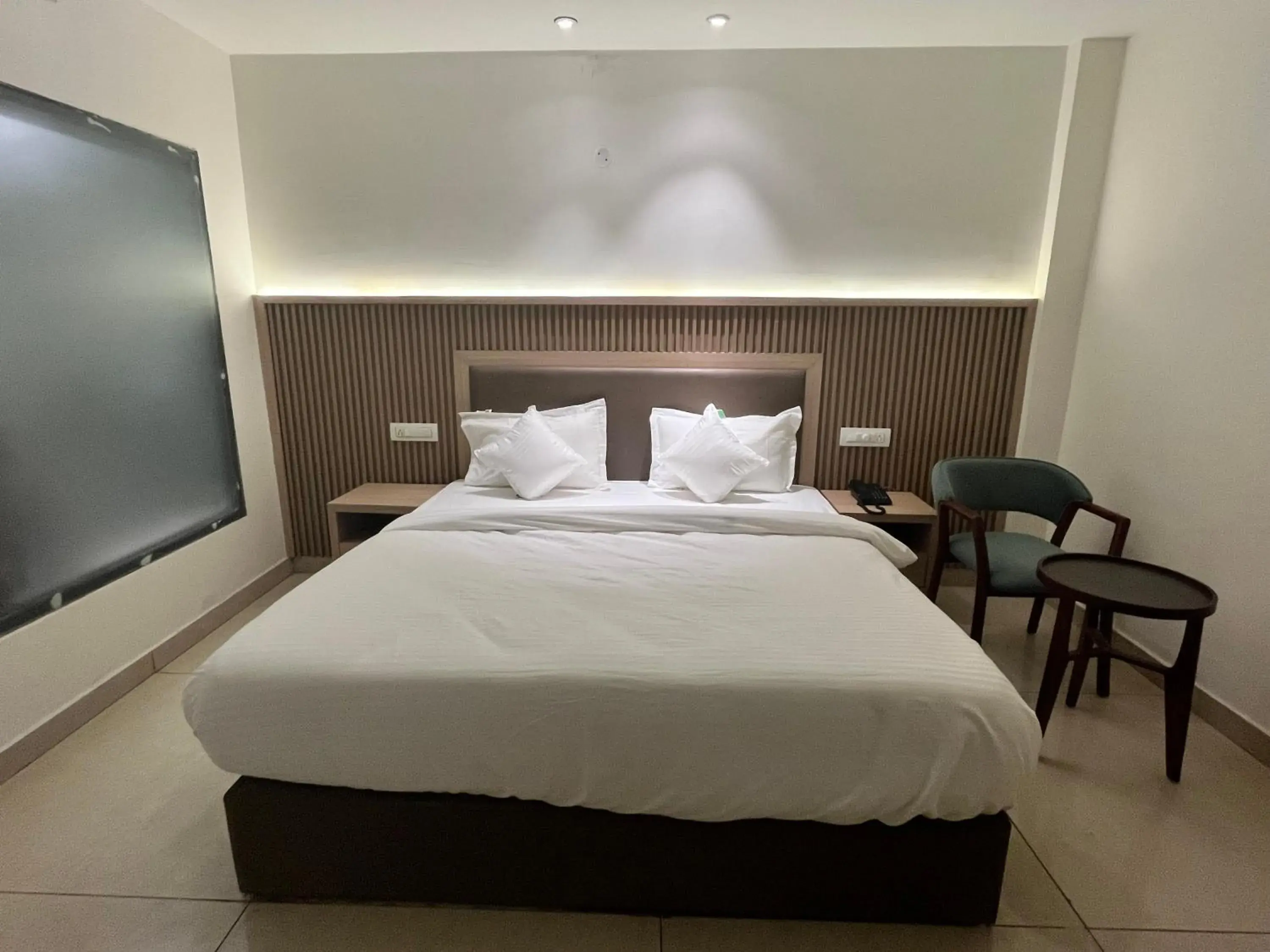 Bedroom, Bed in Pride Inn Bedroom, Bed in Pride Inn