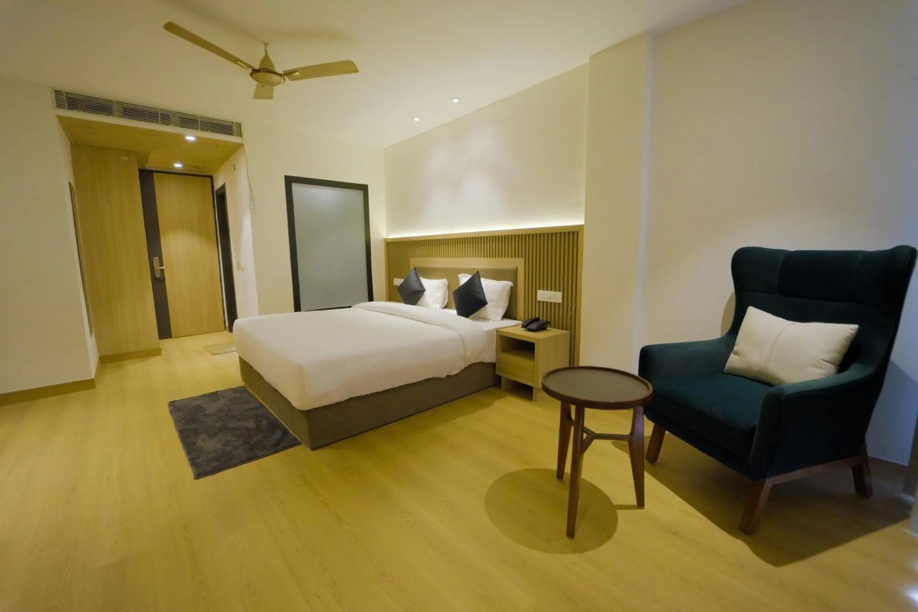 Photo of the whole room, Bed in Pride Inn