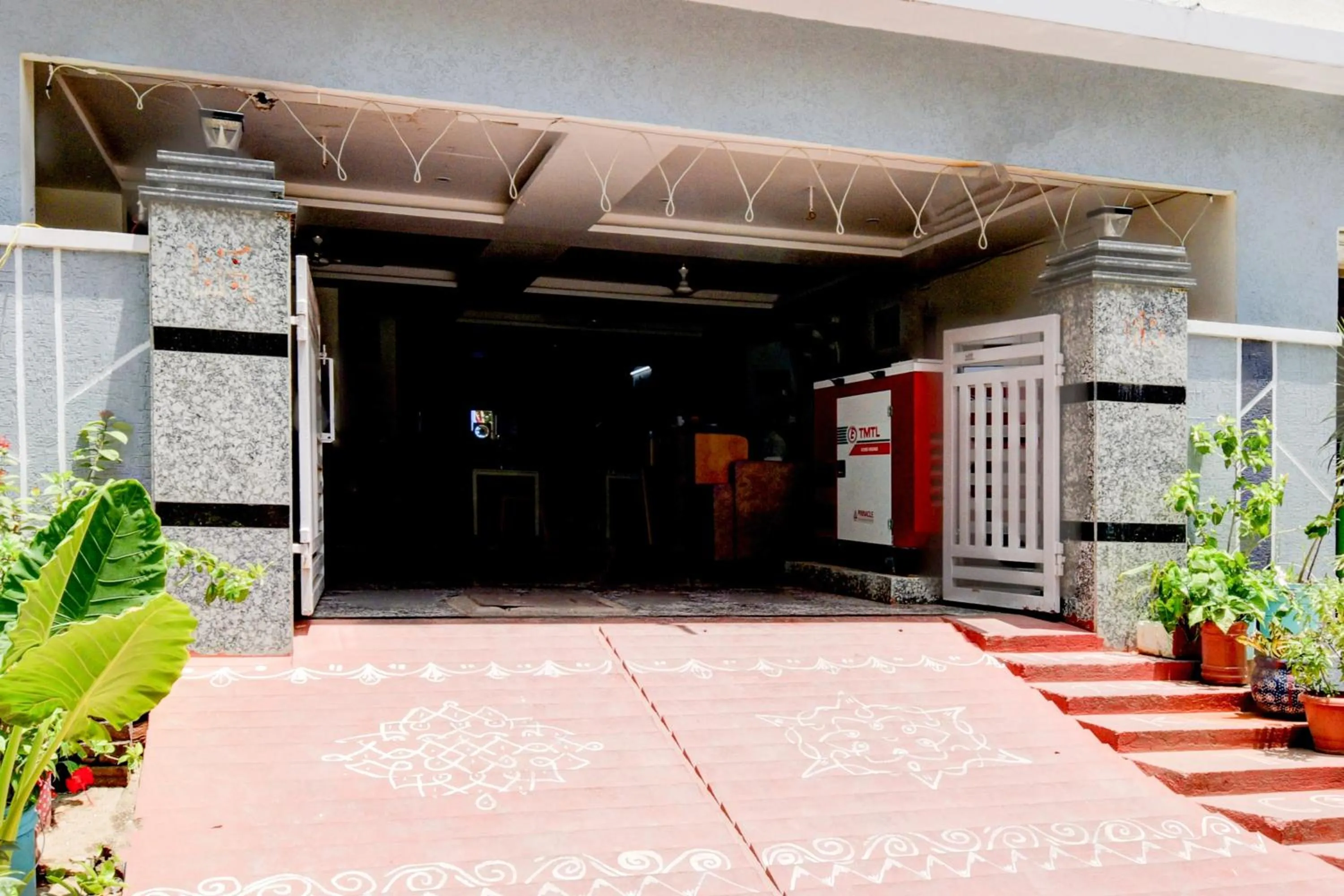 Facade/entrance in Super Collection O DLF CyberCity Hyderabad Formerly Key Suites