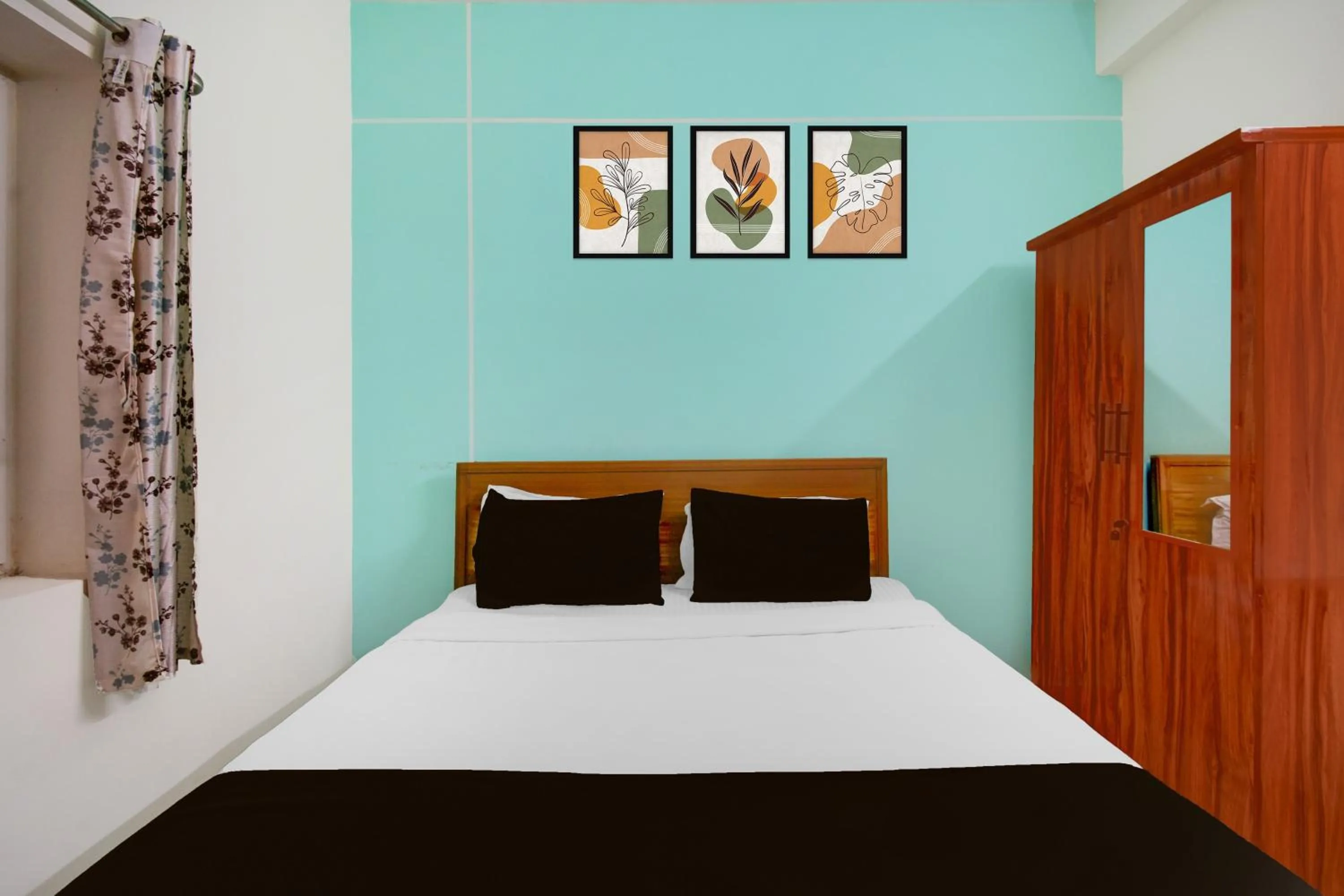 Bedroom, Bed in Super Collection O DLF CyberCity Hyderabad Formerly Key Suites