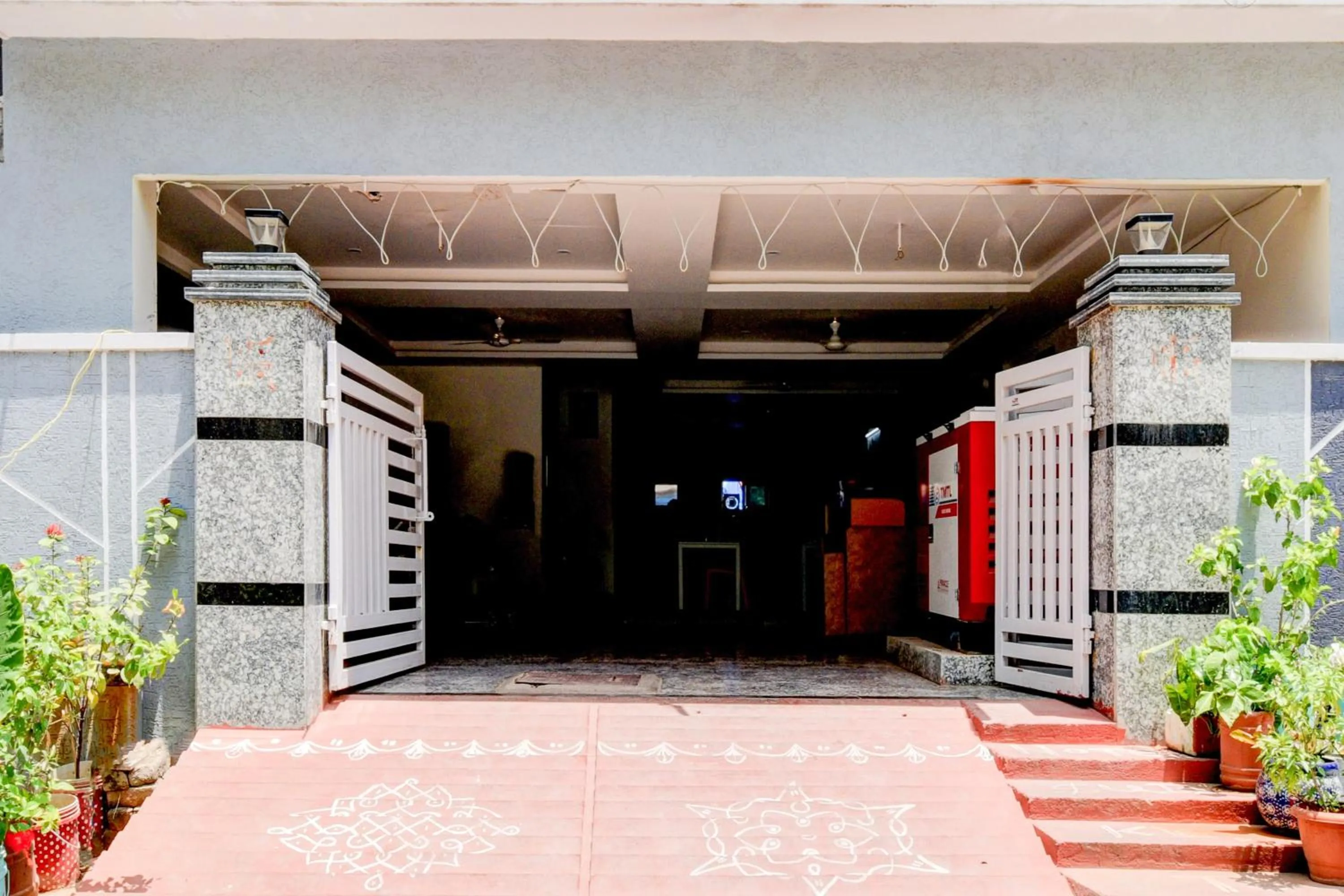 Facade/entrance in Super Collection O DLF CyberCity Hyderabad Formerly Key Suites