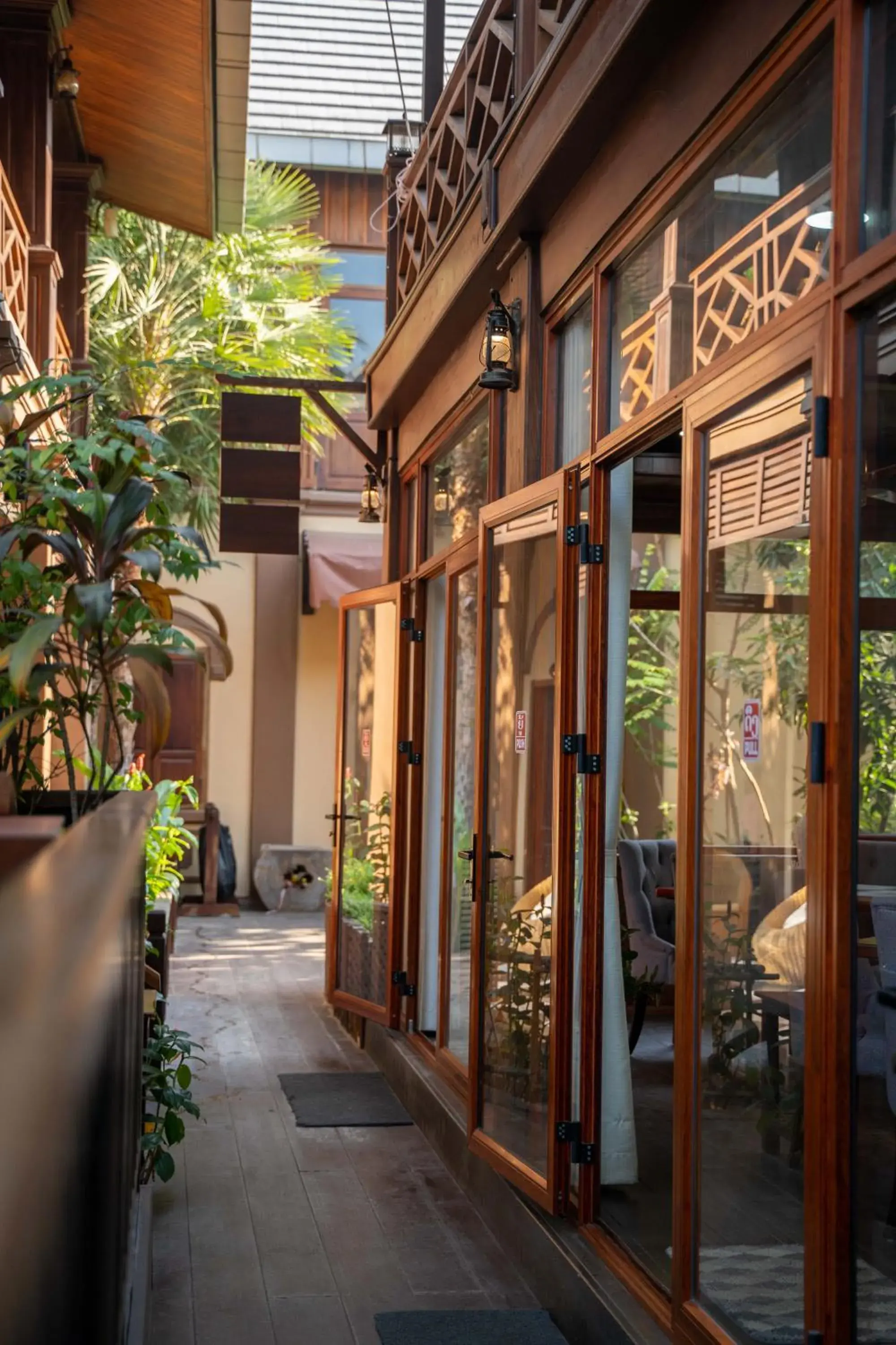 Restaurant/places to eat in Luangsay Inn Restaurant/places to eat in Luangsay Inn