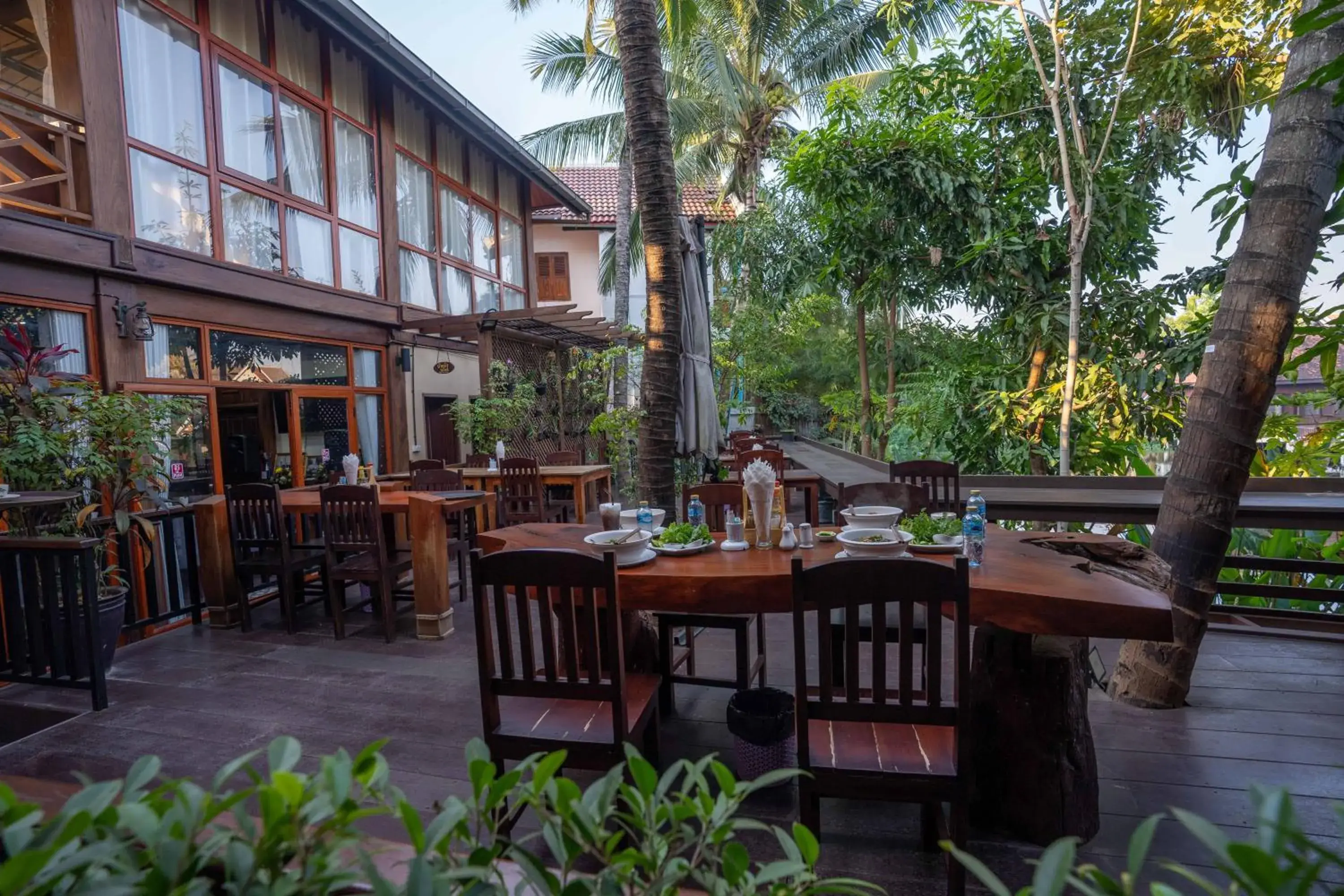 Restaurant/places to eat in Luangsay Inn Restaurant/places to eat in Luangsay Inn