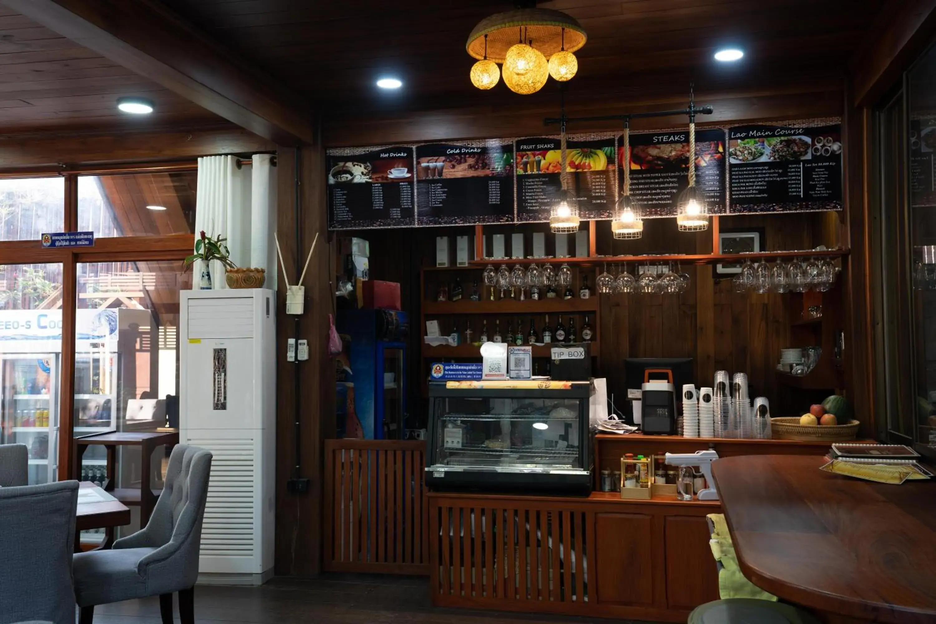 Restaurant/places to eat in Luangsay Inn Restaurant/places to eat in Luangsay Inn