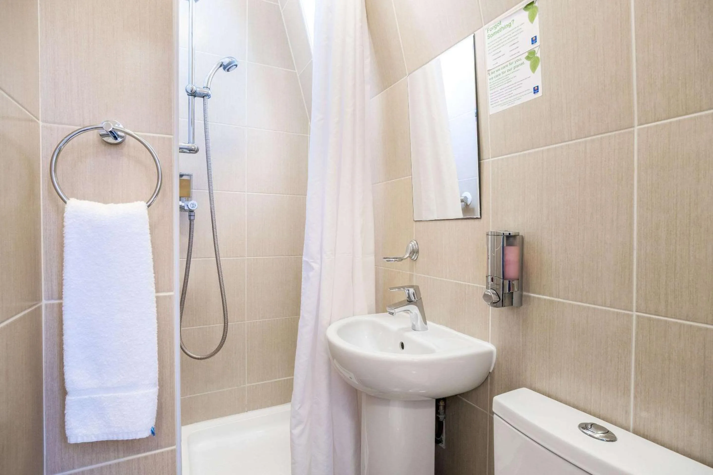 Bathroom in Comfort Inn Westminster