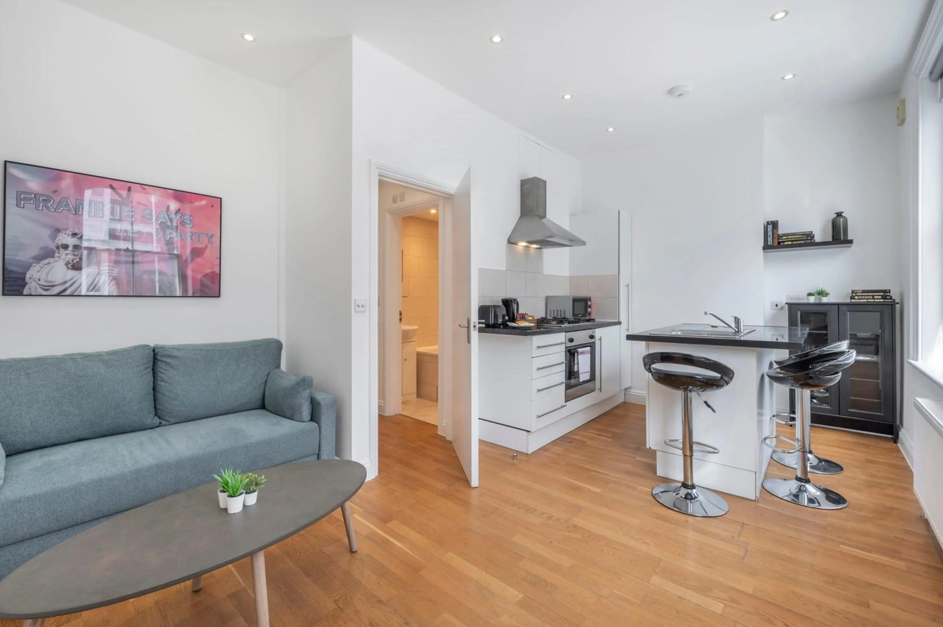 Spacious Fitzrovia 1 Bed Apartment