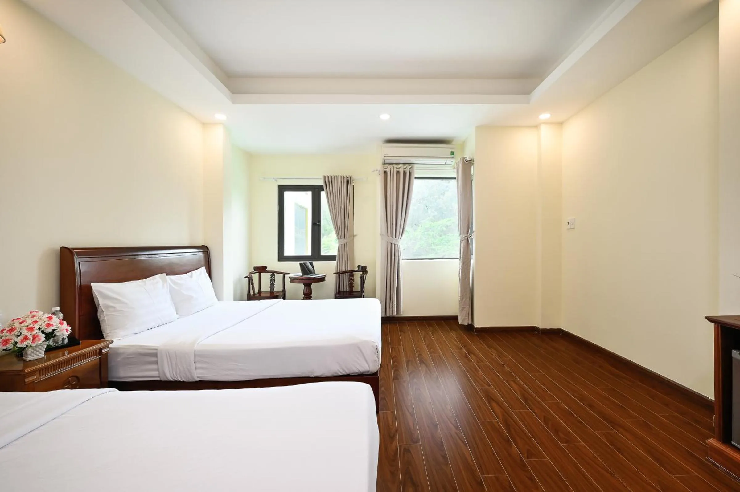 Bed in Red Sun Airport Saigon Hotel