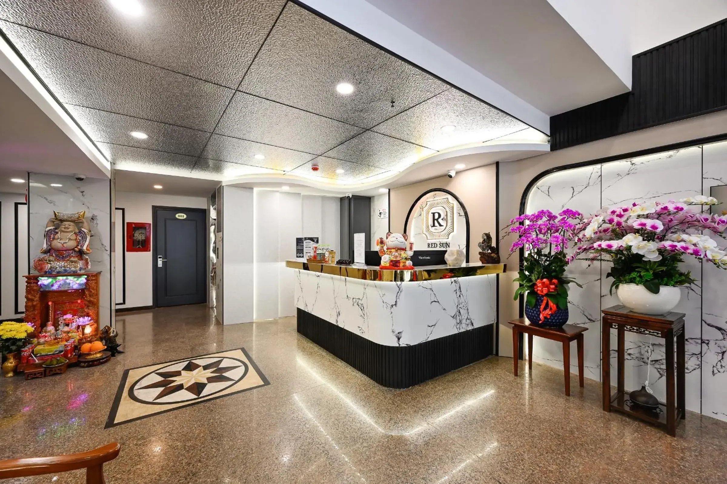 Living room in Red Sun Airport Saigon Hotel Living room in Red Sun Airport Saigon Hotel