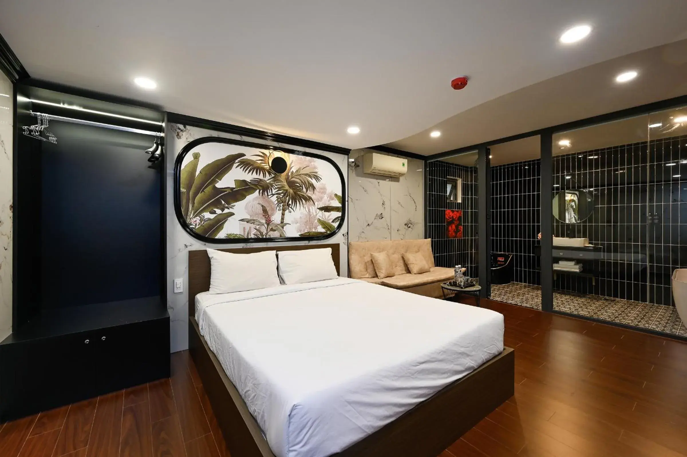 Bed in Red Sun Airport Saigon Hotel Bed in Red Sun Airport Saigon Hotel