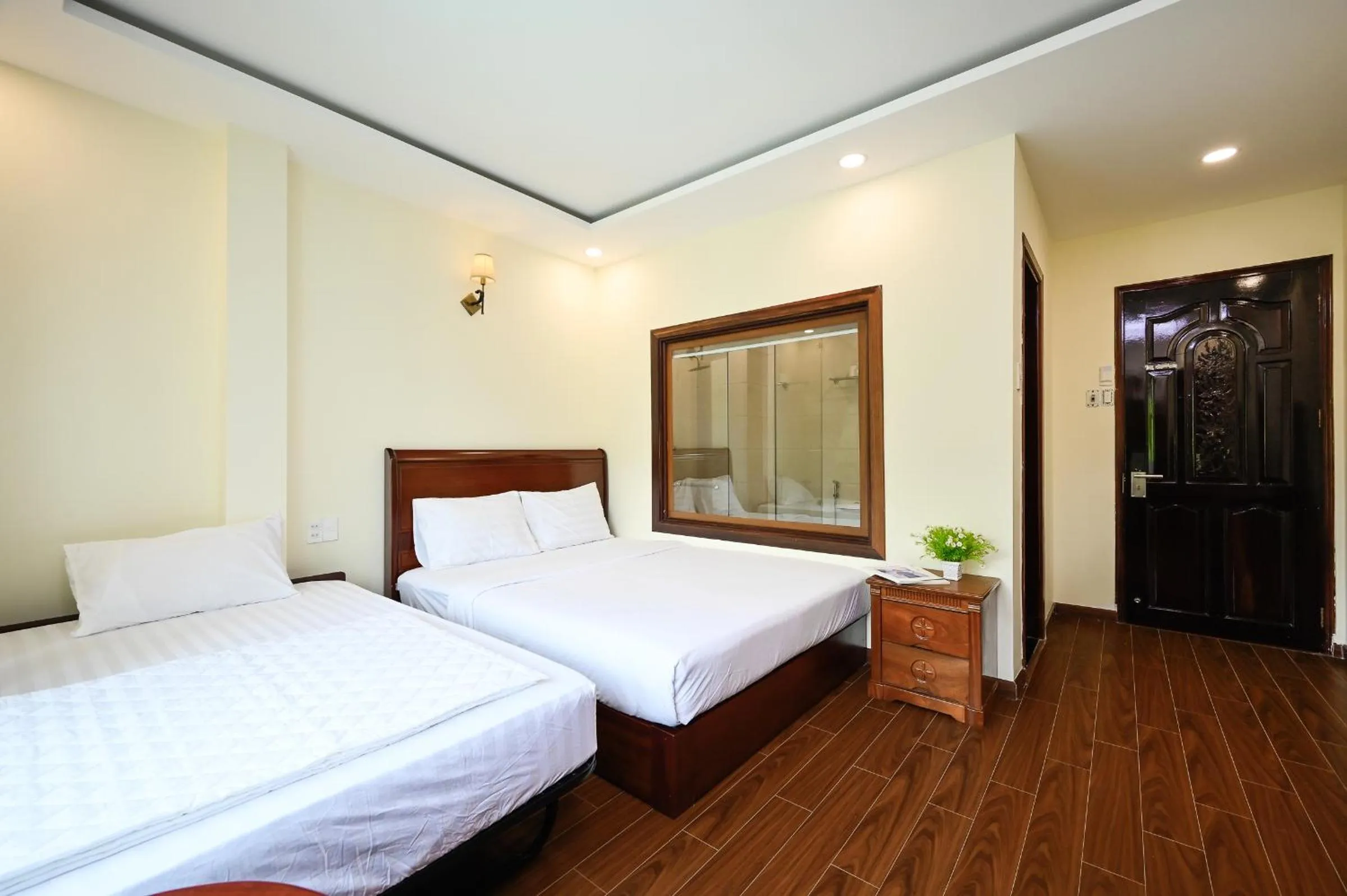 Photo of the whole room, Bed in Red Sun Airport Saigon Hotel