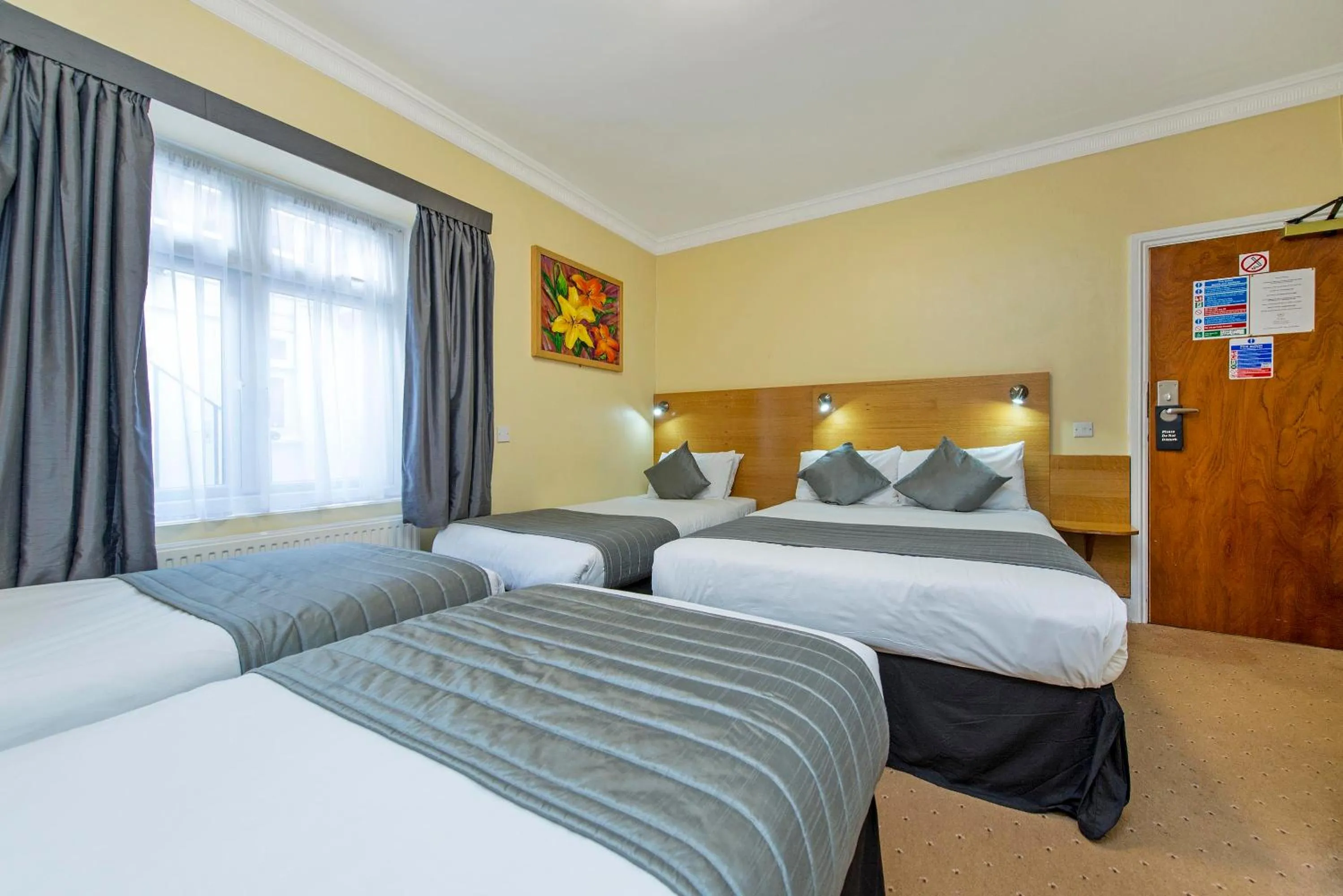 Bedroom, Bed in Lidos Hotel