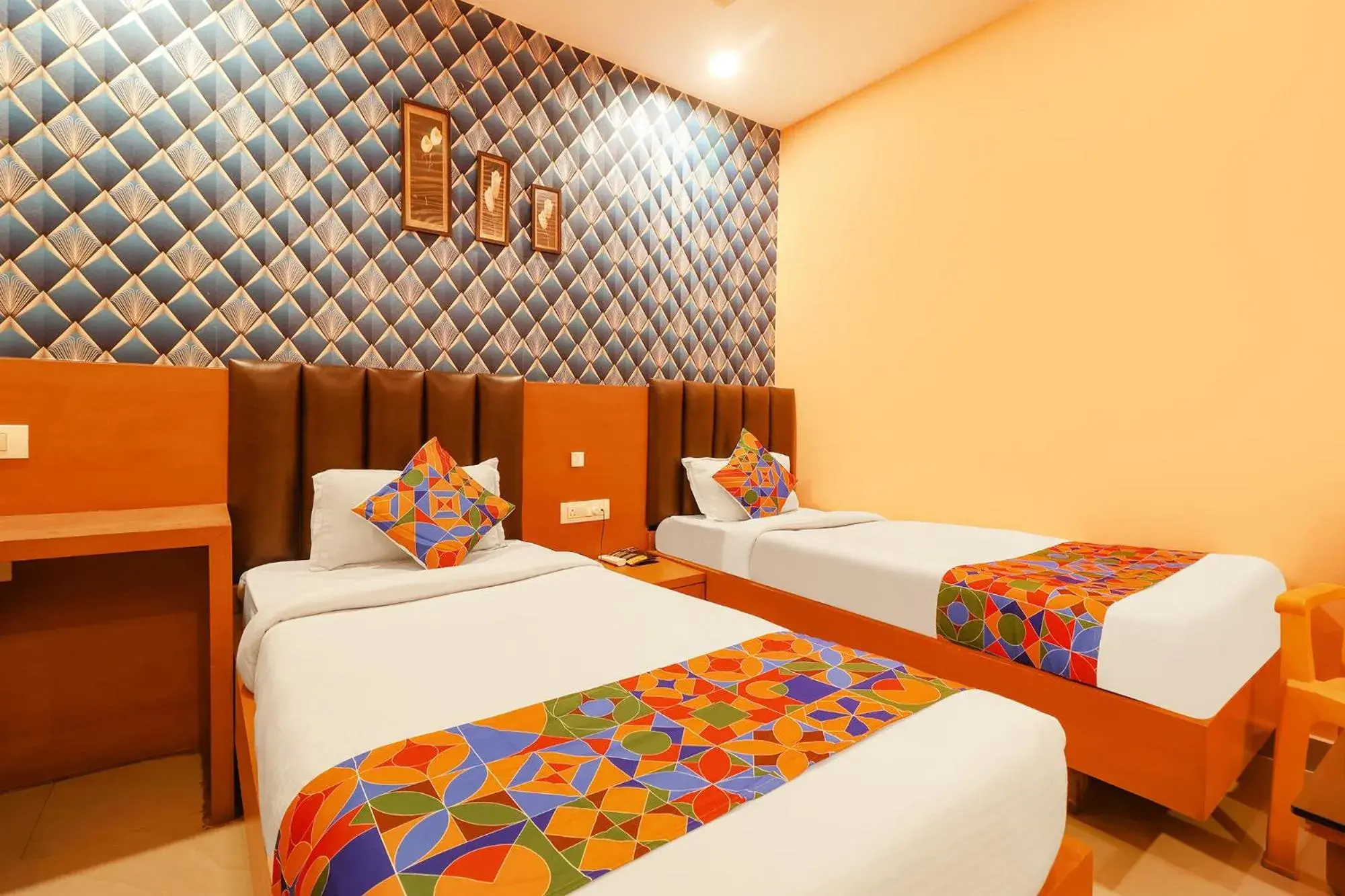 Bed in FabHotel Shanti International Bed in FabHotel Shanti International